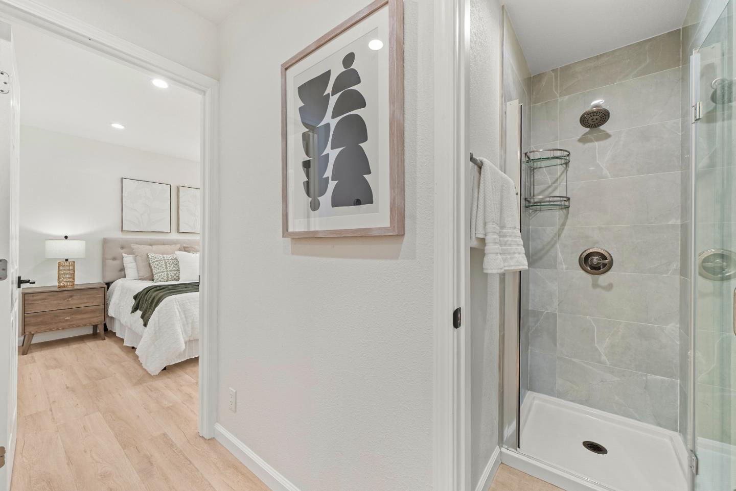 Detail Gallery Image 19 of 30 For 220 Red Oak Dr #B,  Sunnyvale,  CA 94086 - 2 Beds | 2/1 Baths