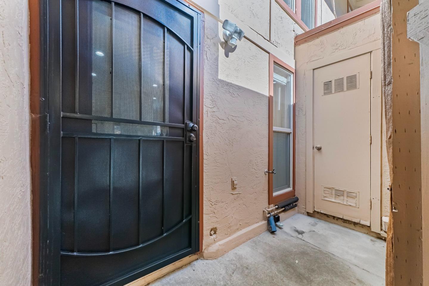 Detail Gallery Image 28 of 30 For 220 Red Oak Dr #B,  Sunnyvale,  CA 94086 - 2 Beds | 2/1 Baths