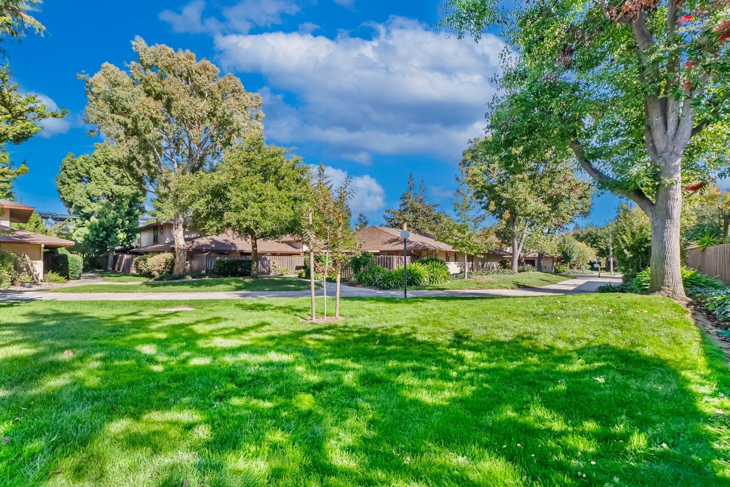 Detail Gallery Image 30 of 30 For 220 Red Oak Dr #B,  Sunnyvale,  CA 94086 - 2 Beds | 2/1 Baths