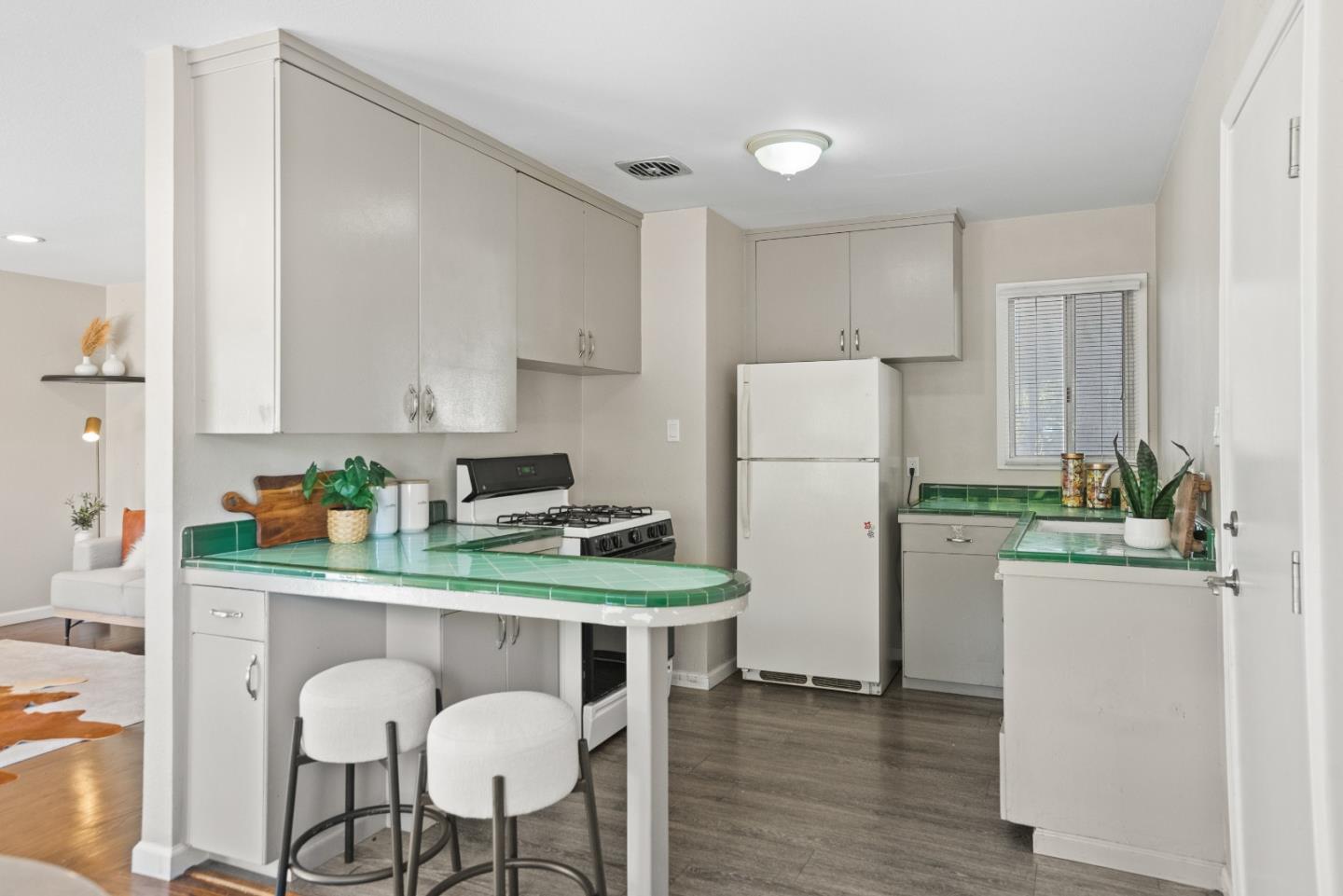 Detail Gallery Image 11 of 25 For 758 Georgia Ave, Sunnyvale,  CA 94085 - 3 Beds | 1 Baths