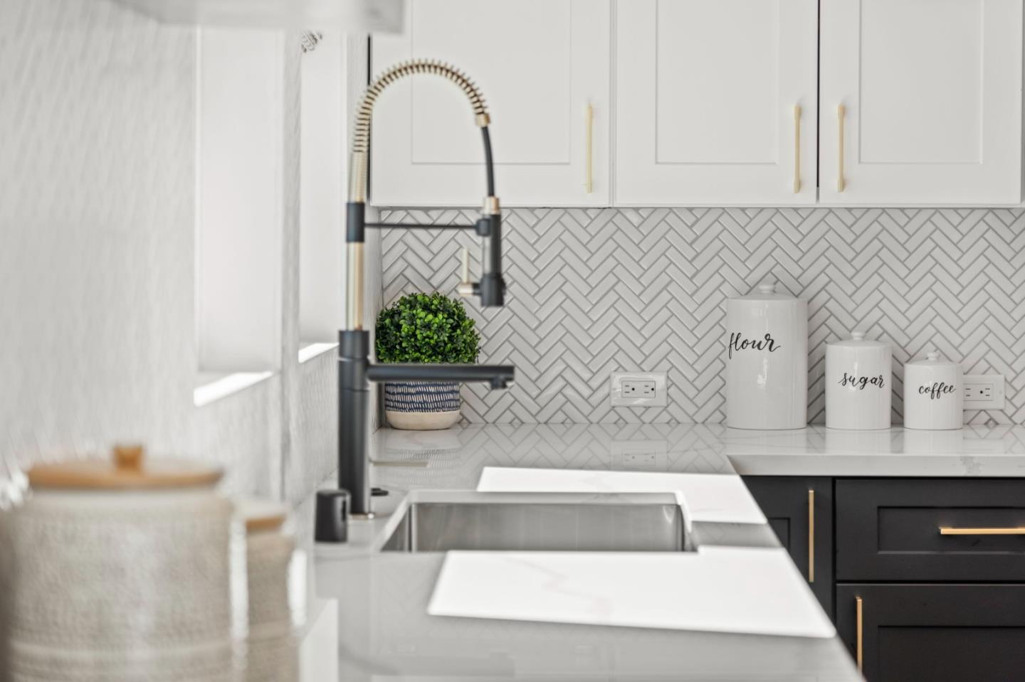 Detail Gallery Image 20 of 46 For 584 Compton Ter, Sunnyvale,  CA 94085 - 3 Beds | 3/1 Baths