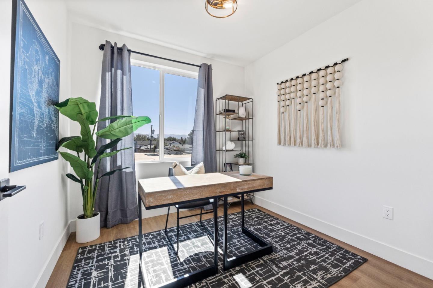 Detail Gallery Image 35 of 46 For 584 Compton Ter, Sunnyvale,  CA 94085 - 3 Beds | 3/1 Baths