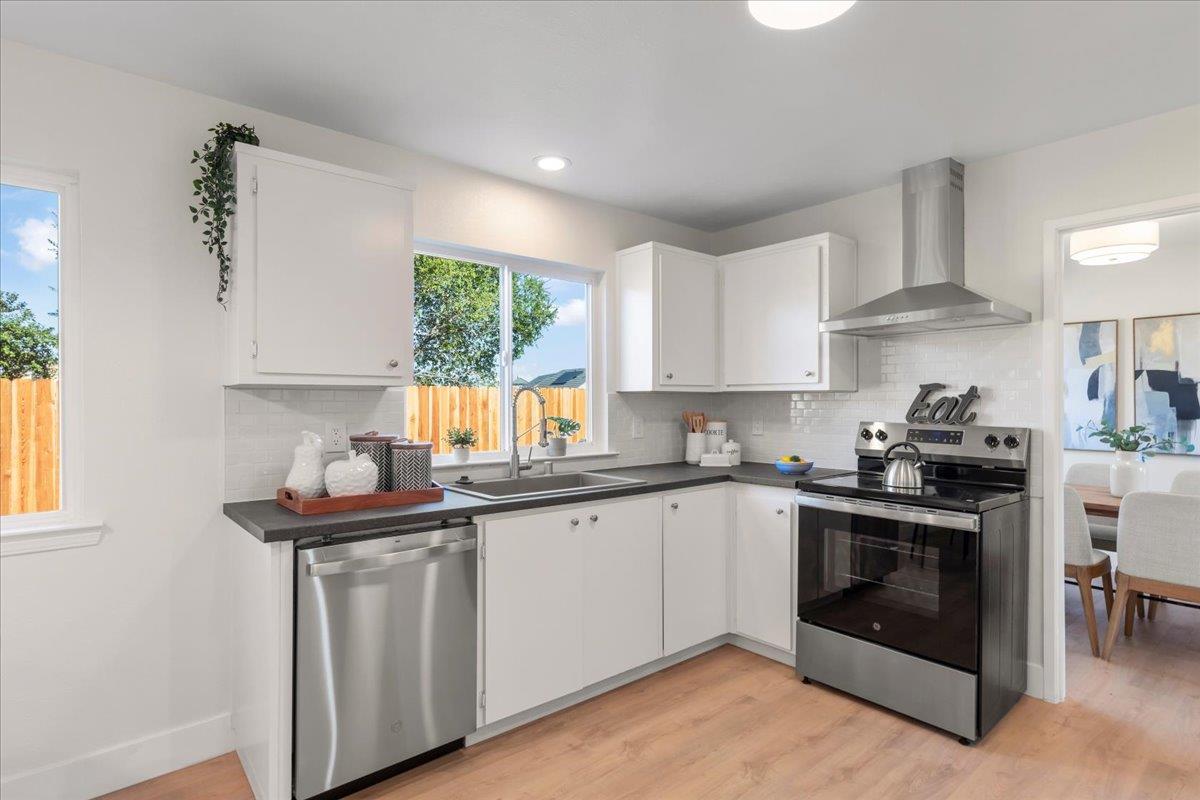 Detail Gallery Image 10 of 26 For 1968 Chardonnay Dr, Oakley,  CA 94561 - 4 Beds | 2/1 Baths