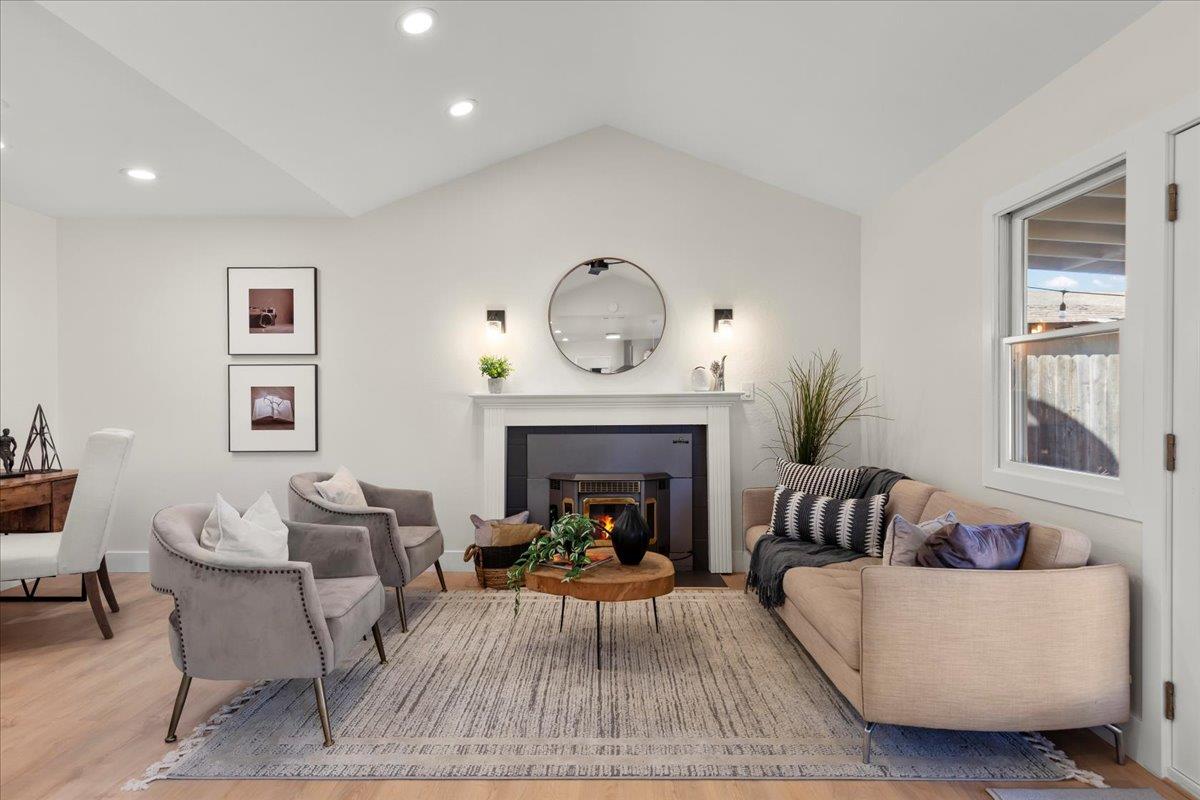 Detail Gallery Image 5 of 26 For 1968 Chardonnay Dr, Oakley,  CA 94561 - 4 Beds | 2/1 Baths