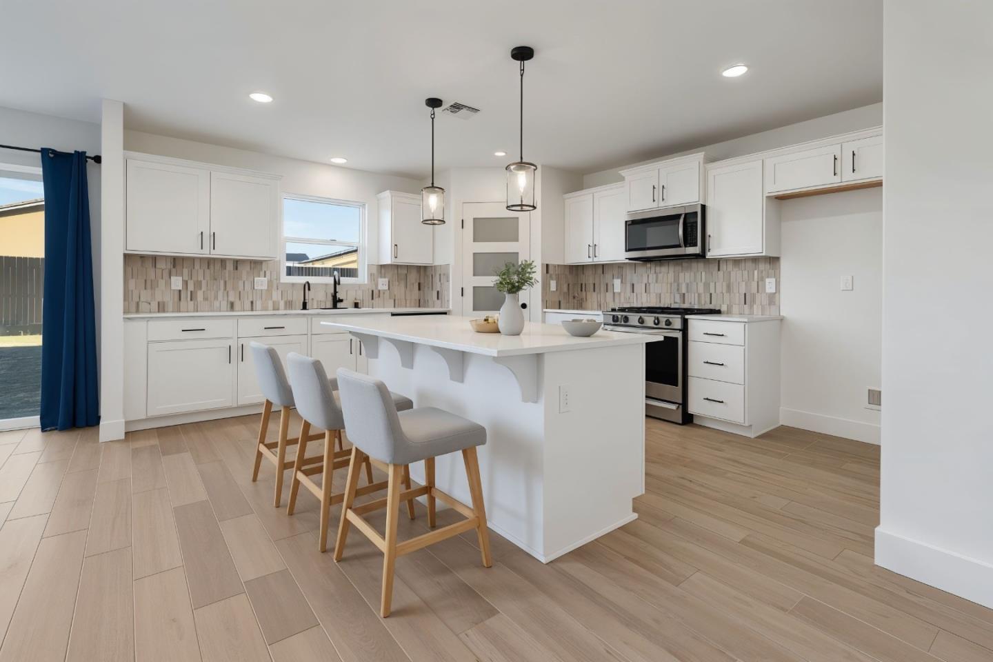 Detail Gallery Image 12 of 45 For 2125 Redding Way, Atwater,  CA 95301 - 5 Beds | 3 Baths