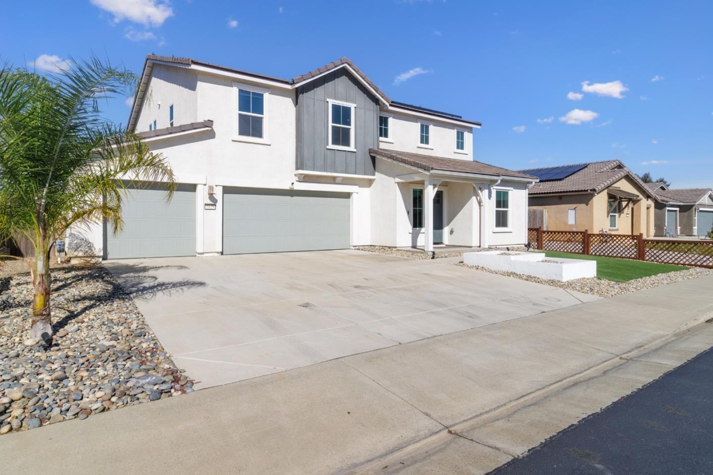 Detail Gallery Image 3 of 45 For 2125 Redding Way, Atwater,  CA 95301 - 5 Beds | 3 Baths