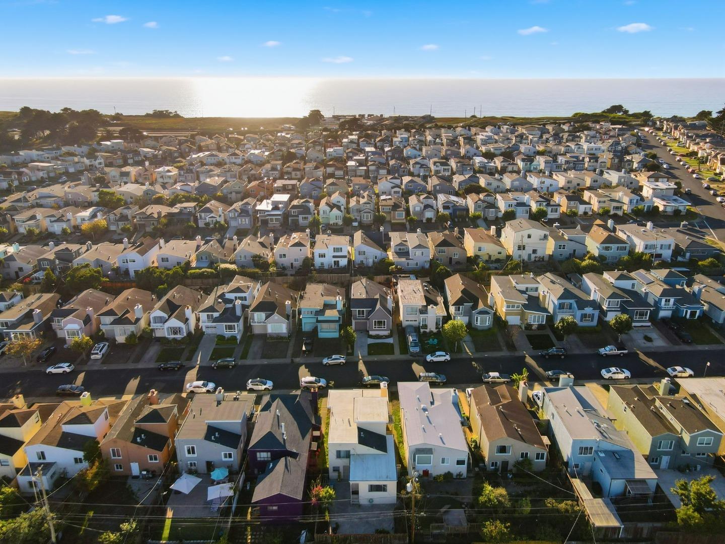 Detail Gallery Image 27 of 31 For 59 Weston Dr, Daly City,  CA 94015 - 3 Beds | 2 Baths