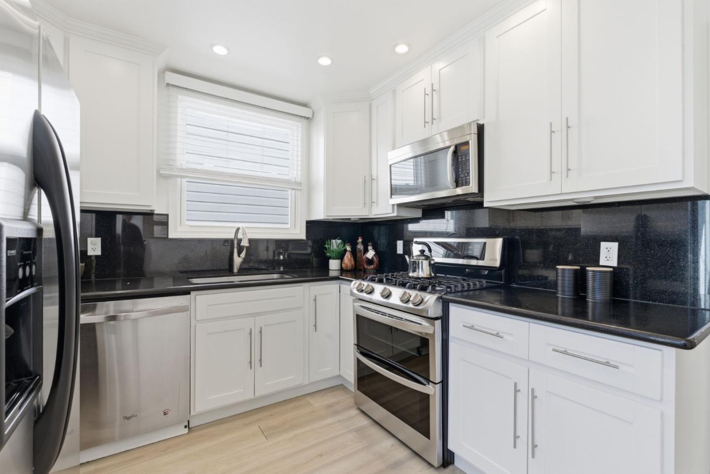 Detail Gallery Image 7 of 31 For 59 Weston Dr, Daly City,  CA 94015 - 3 Beds | 2 Baths