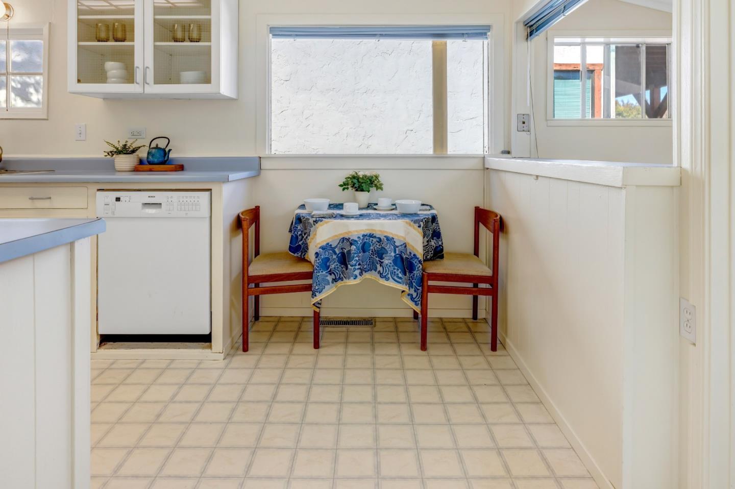 Detail Gallery Image 11 of 32 For 642 Cypress St, Monterey,  CA 93940 - 2 Beds | 1 Baths