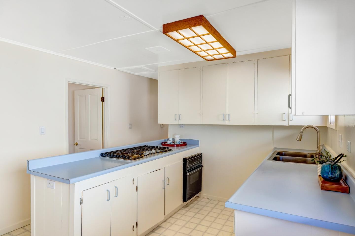 Detail Gallery Image 14 of 32 For 642 Cypress St, Monterey,  CA 93940 - 2 Beds | 1 Baths