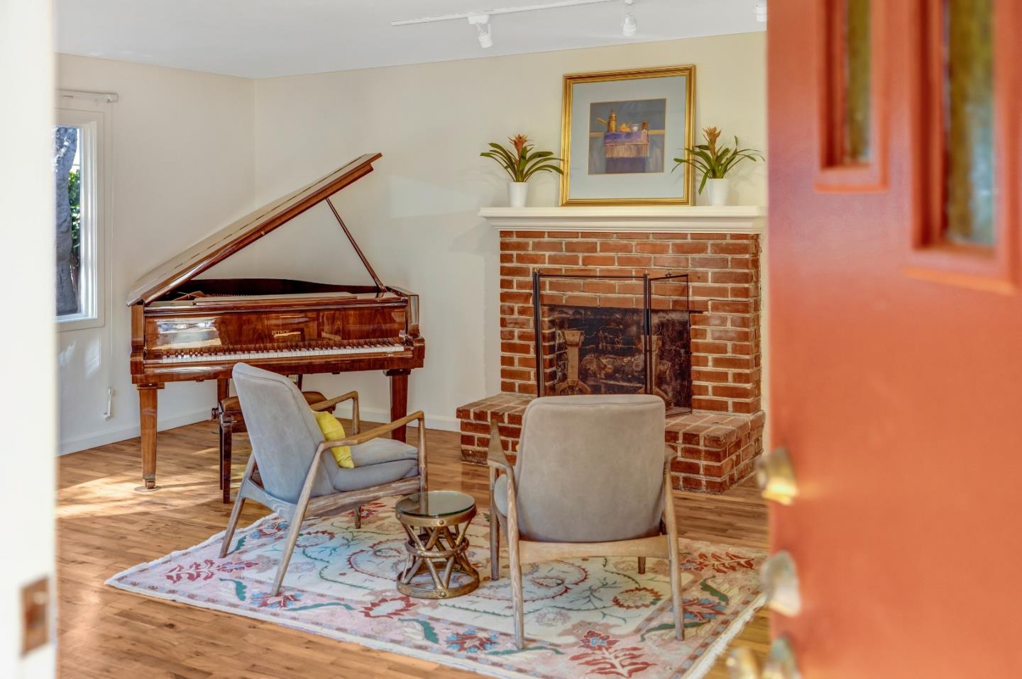 Detail Gallery Image 4 of 32 For 642 Cypress St, Monterey,  CA 93940 - 2 Beds | 1 Baths