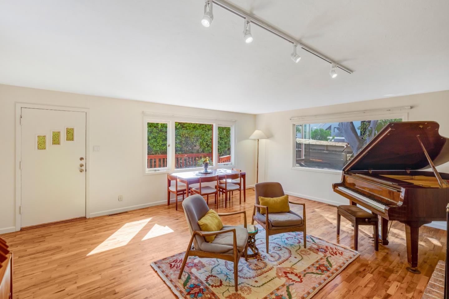 Detail Gallery Image 6 of 32 For 642 Cypress St, Monterey,  CA 93940 - 2 Beds | 1 Baths