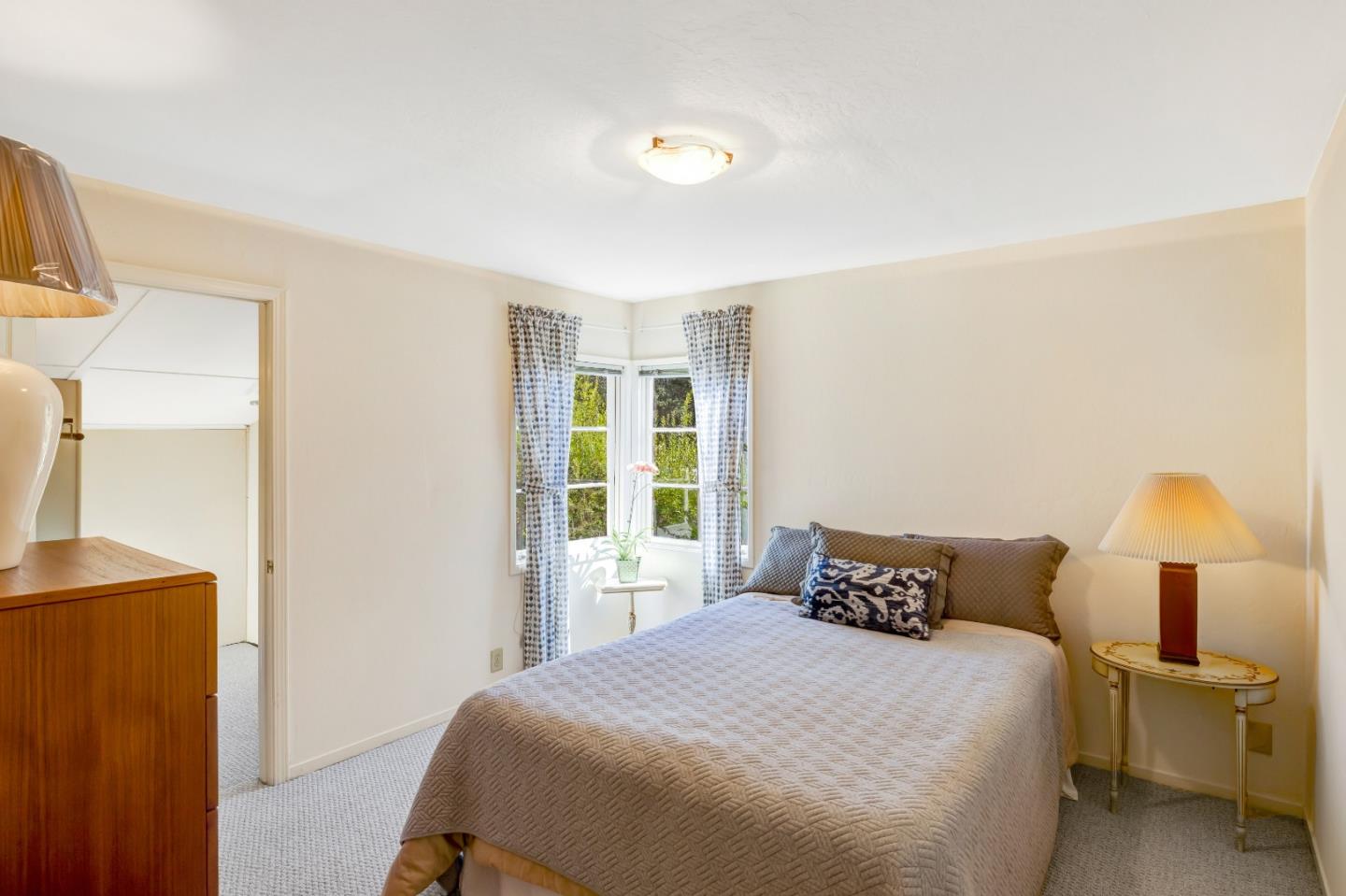 Detail Gallery Image 8 of 32 For 642 Cypress St, Monterey,  CA 93940 - 2 Beds | 1 Baths