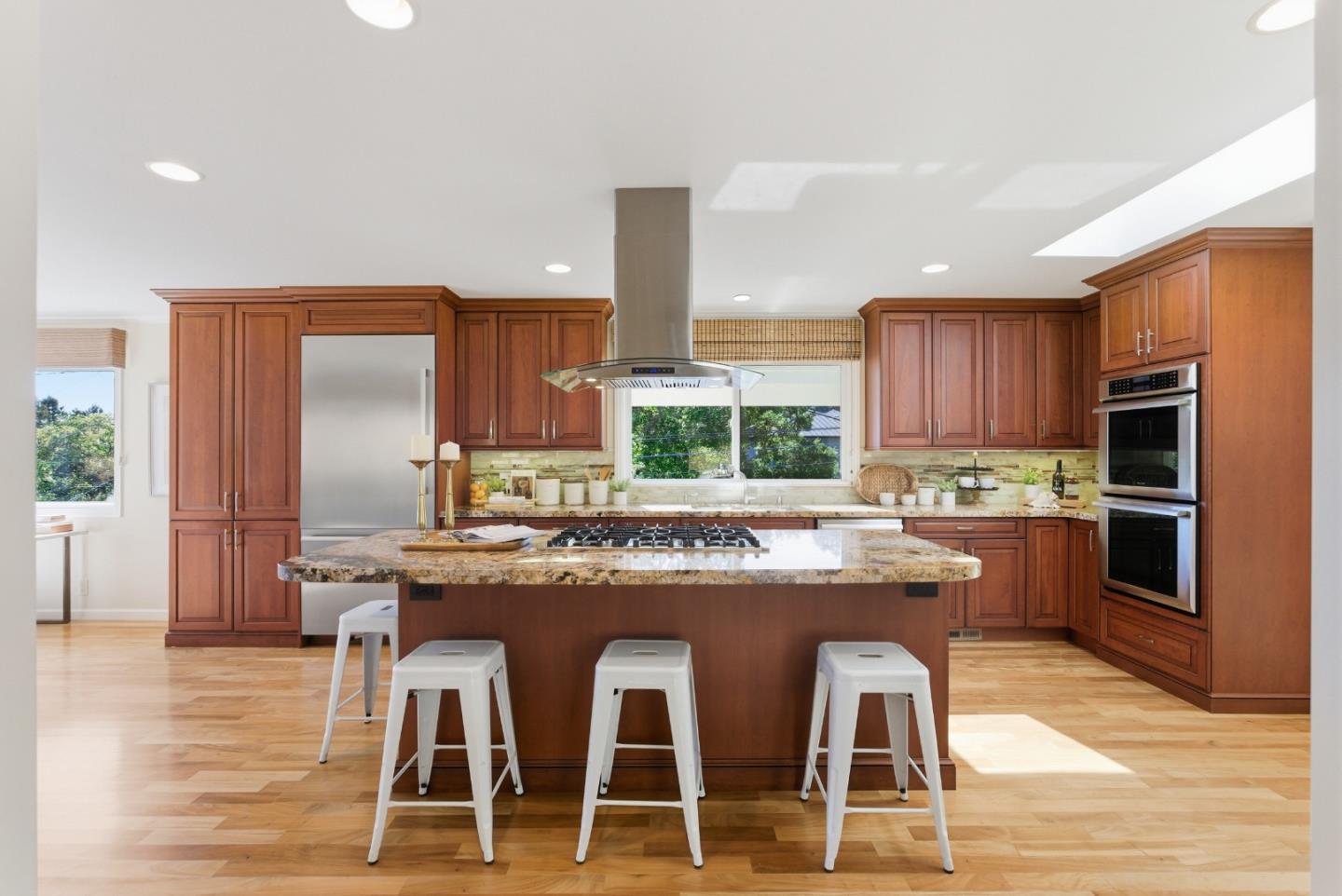 Detail Gallery Image 12 of 43 For 2936 Eaton Ave, San Carlos,  CA 94070 - 3 Beds | 2 Baths