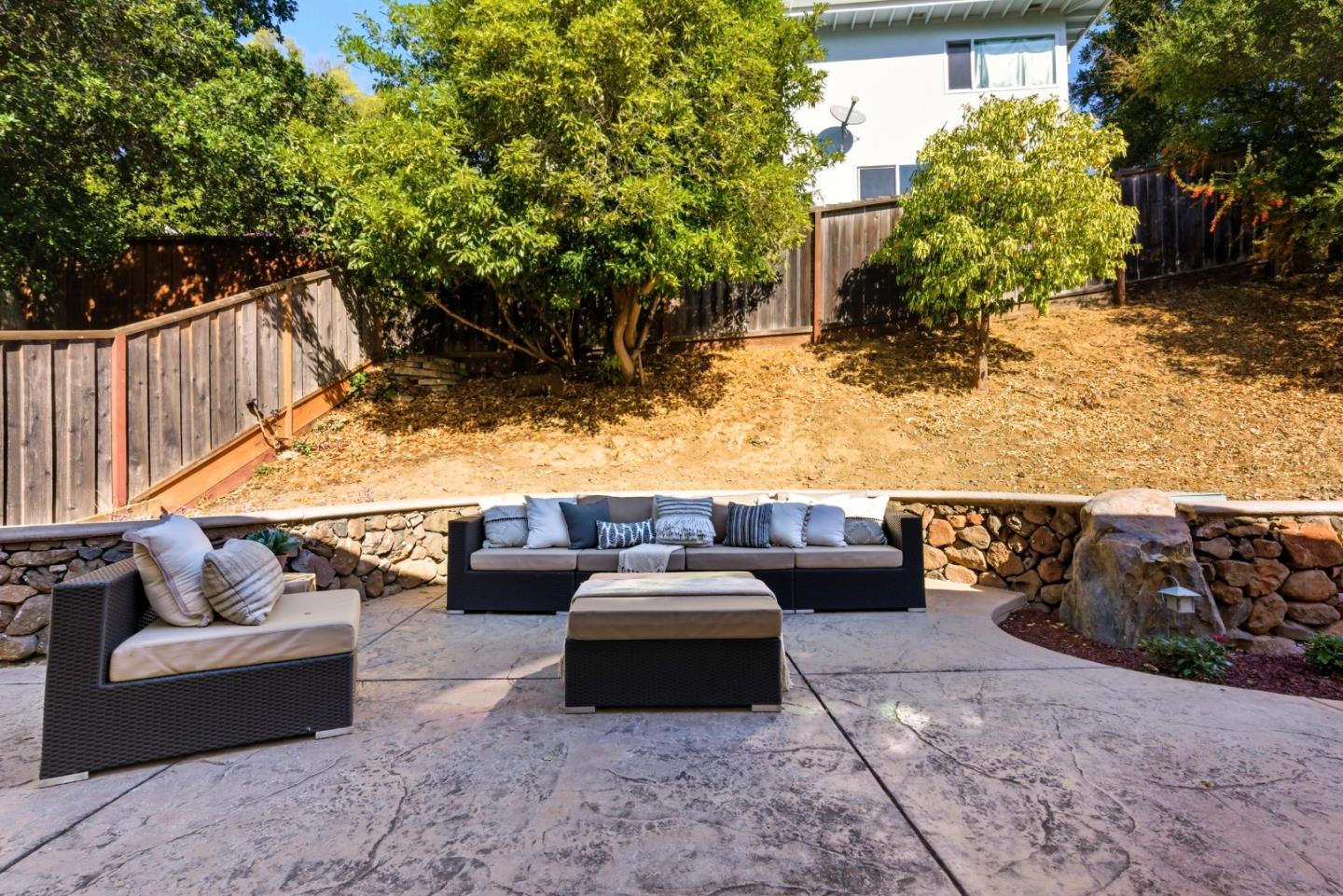 Detail Gallery Image 38 of 43 For 2936 Eaton Ave, San Carlos,  CA 94070 - 3 Beds | 2 Baths