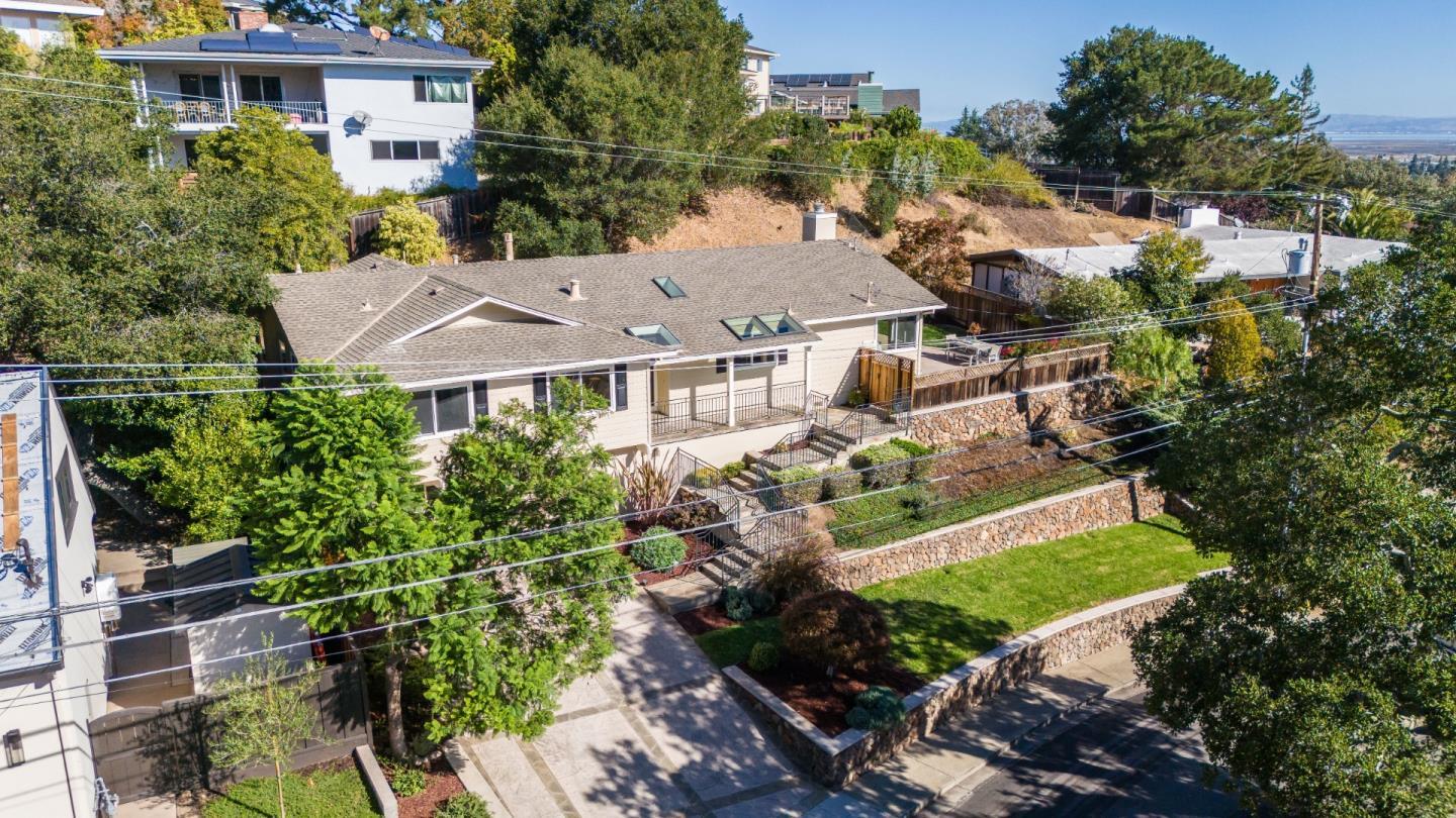 Detail Gallery Image 41 of 43 For 2936 Eaton Ave, San Carlos,  CA 94070 - 3 Beds | 2 Baths