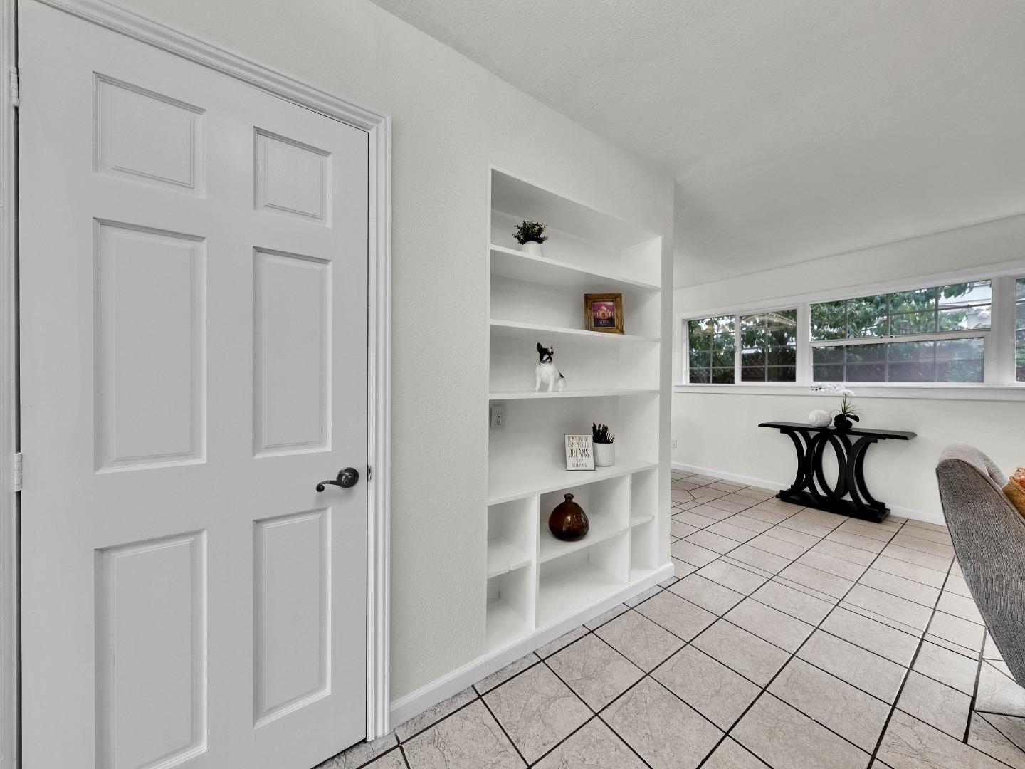 Detail Gallery Image 9 of 34 For 31959 Carroll Ave, Hayward,  CA 94544 - 3 Beds | 2 Baths
