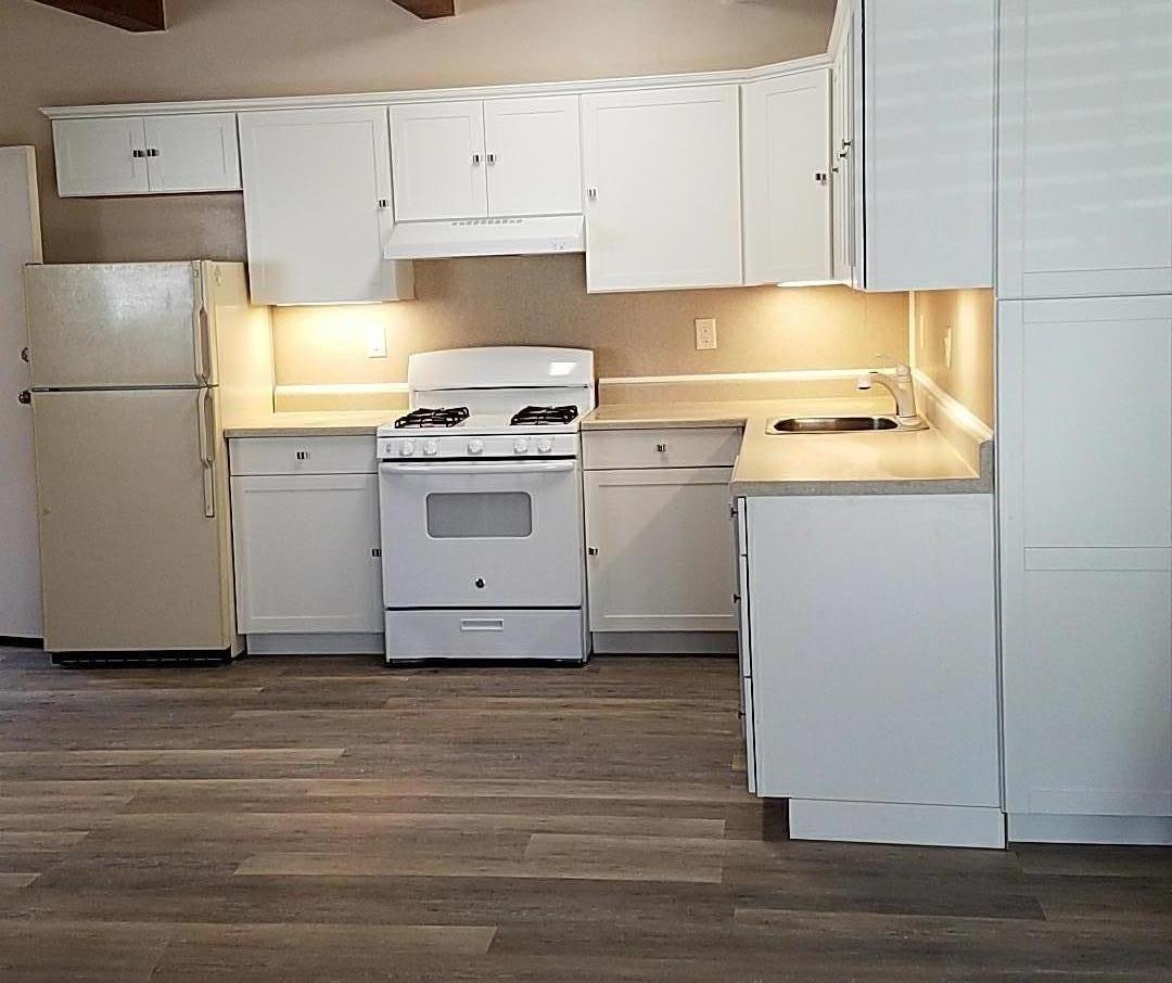 Detail Gallery Image 4 of 15 For 160 Clarendon Rd, Pacifica,  CA 94044 - 8 Beds | 5 Baths