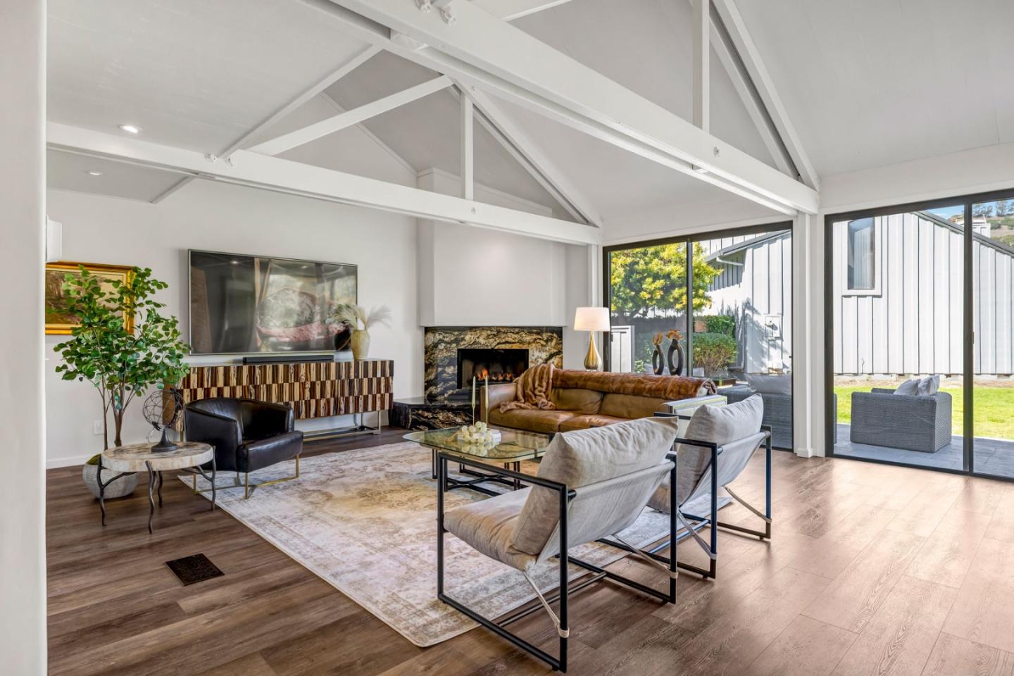 Detail Gallery Image 4 of 28 For 28069 Heron Ct, Carmel Valley,  CA 93923 - 4 Beds | 4 Baths