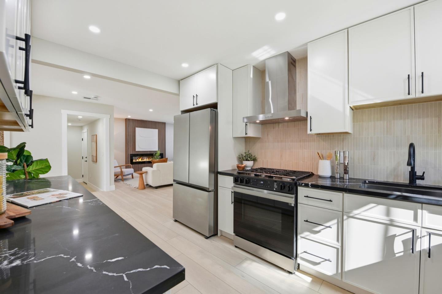 Detail Gallery Image 13 of 44 For 15881 Paseo Largavista, San Lorenzo,  CA 94580 - 4 Beds | 2 Baths