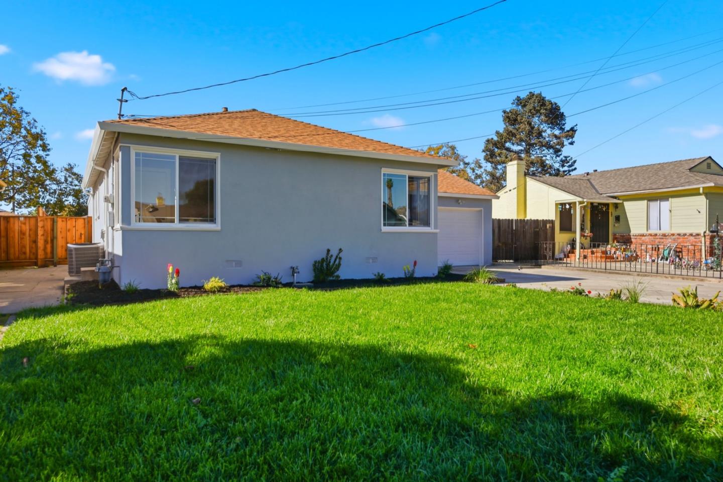 Detail Gallery Image 2 of 44 For 15881 Paseo Largavista, San Lorenzo,  CA 94580 - 4 Beds | 2 Baths