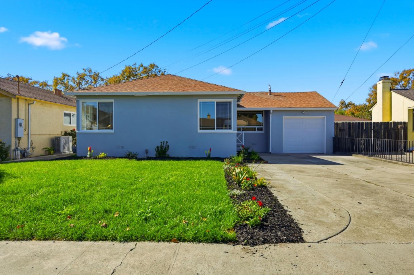 Detail Gallery Image 4 of 44 For 15881 Paseo Largavista, San Lorenzo,  CA 94580 - 4 Beds | 2 Baths