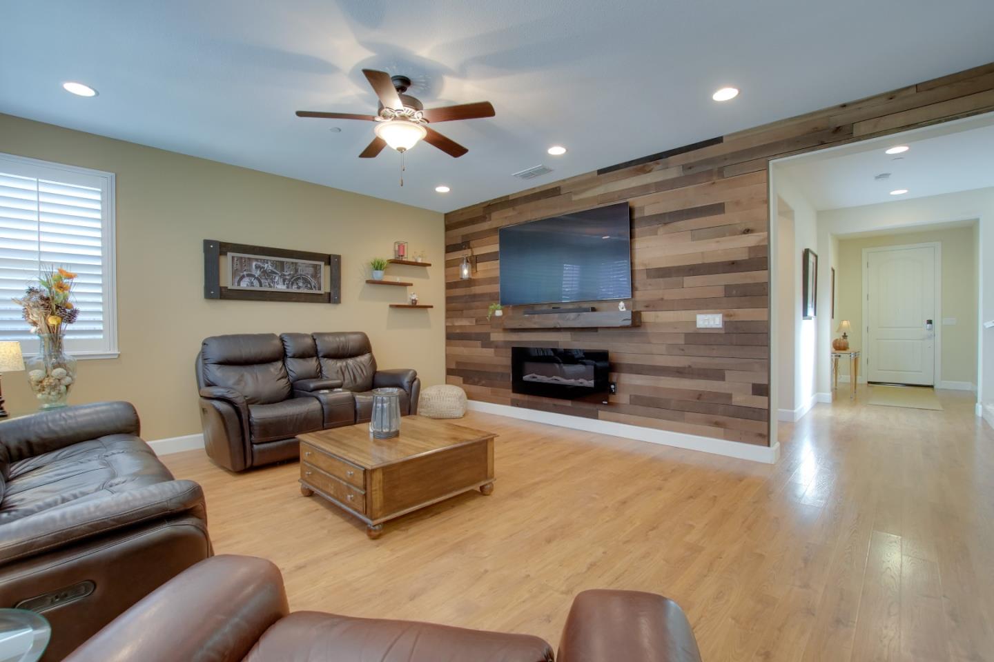 Detail Gallery Image 16 of 50 For 1610 Park Trail Dr, Hollister,  CA 95023 - 4 Beds | 3 Baths