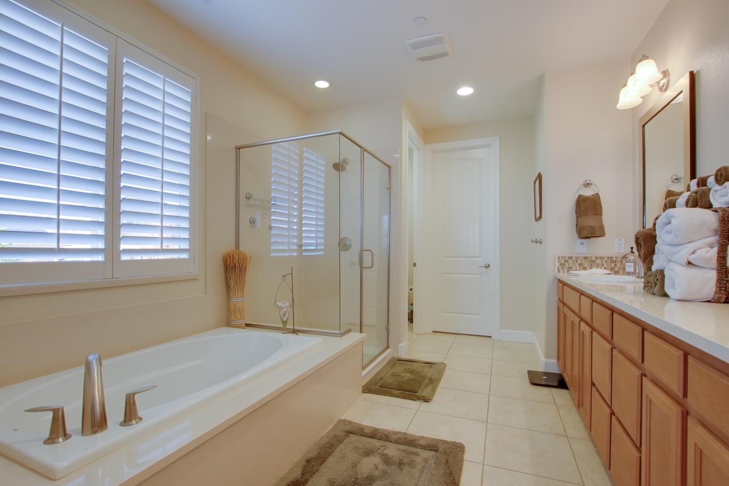 Detail Gallery Image 35 of 50 For 1610 Park Trail Dr, Hollister,  CA 95023 - 4 Beds | 3 Baths