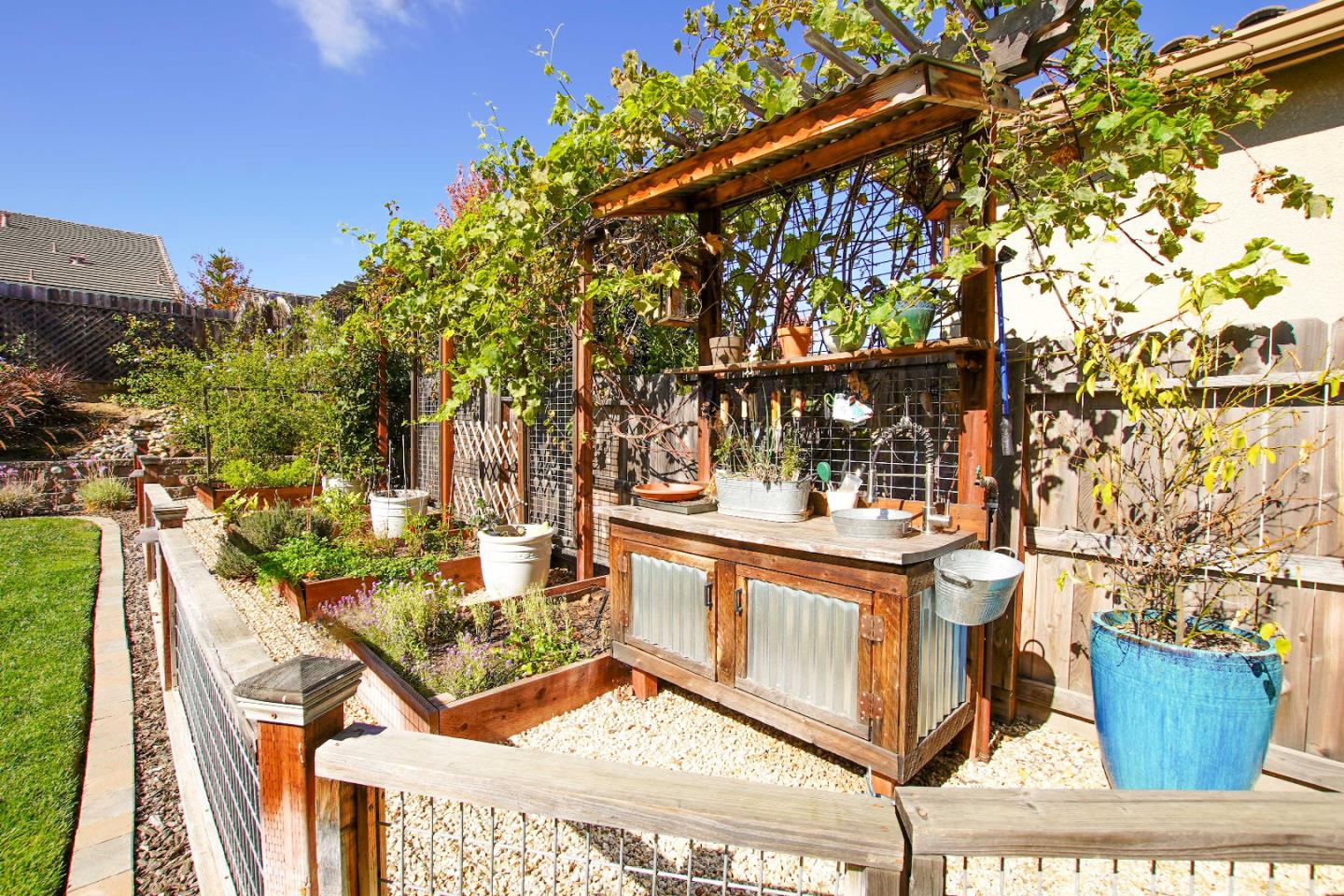 Detail Gallery Image 47 of 50 For 1610 Park Trail Dr, Hollister,  CA 95023 - 4 Beds | 3 Baths