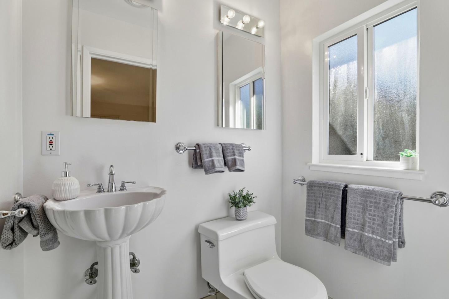 Detail Gallery Image 19 of 34 For 1297 Virginia Ave, Campbell,  CA 95008 - 3 Beds | 2 Baths