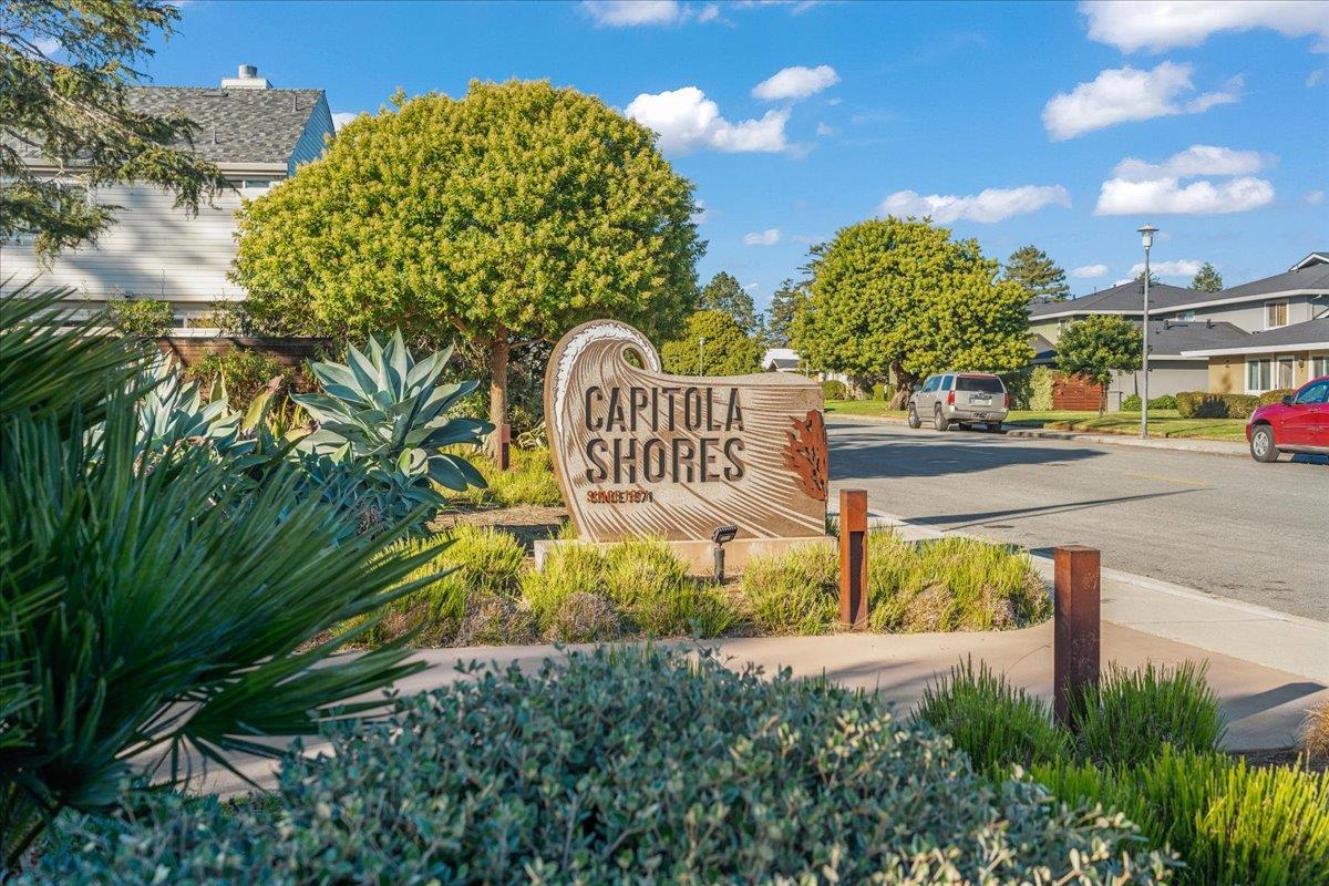 Detail Gallery Image 2 of 16 For 1375 42nd Ave #1,  Capitola,  CA 95010 - 2 Beds | 1 Baths