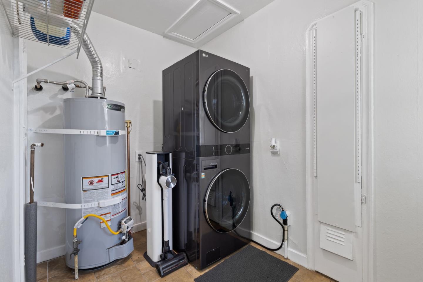 Detail Gallery Image 14 of 27 For 2830 69th Ave, Oakland,  CA 94605 - 2 Beds | 1 Baths