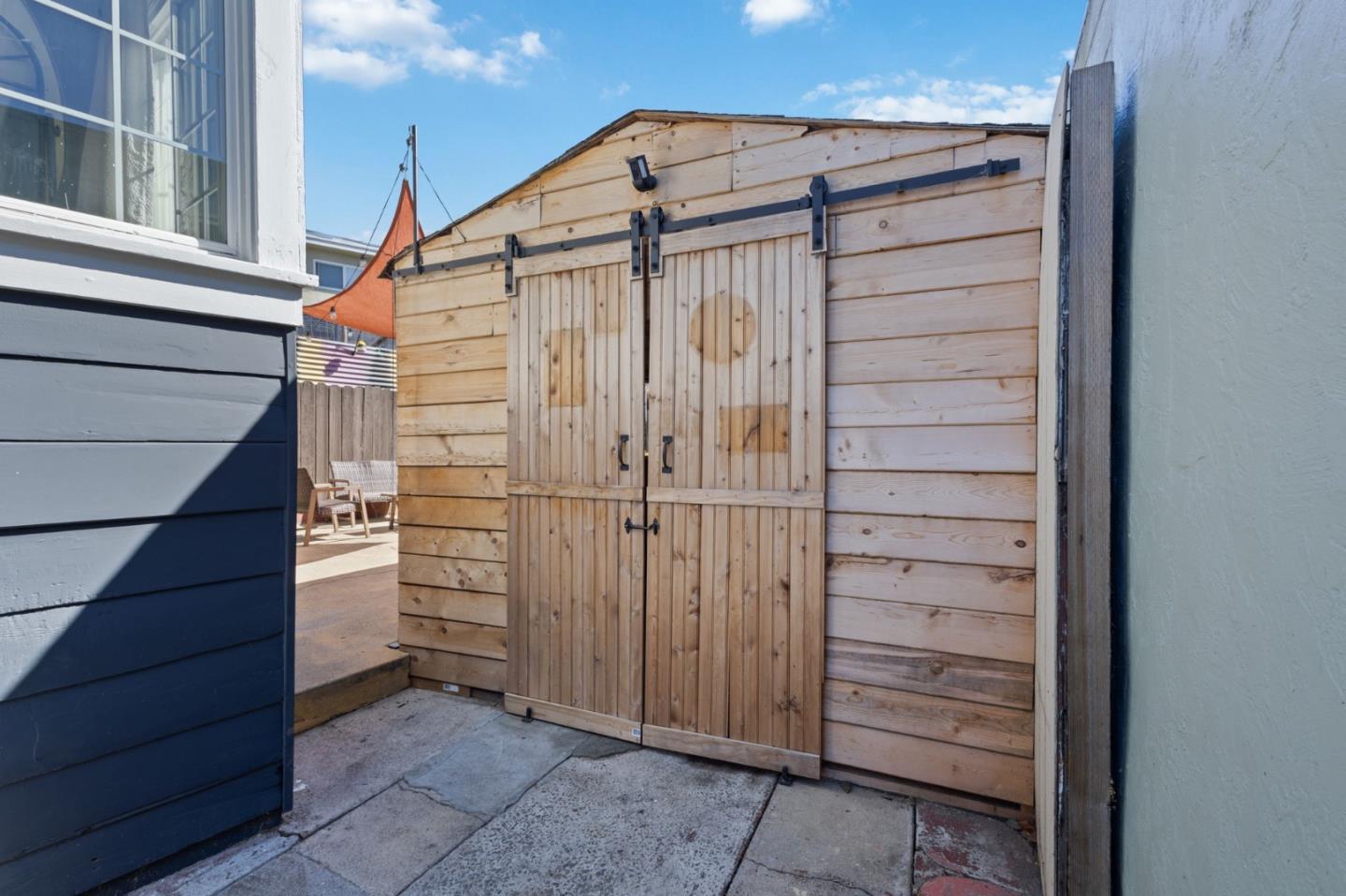 Detail Gallery Image 17 of 27 For 2830 69th Ave, Oakland,  CA 94605 - 2 Beds | 1 Baths