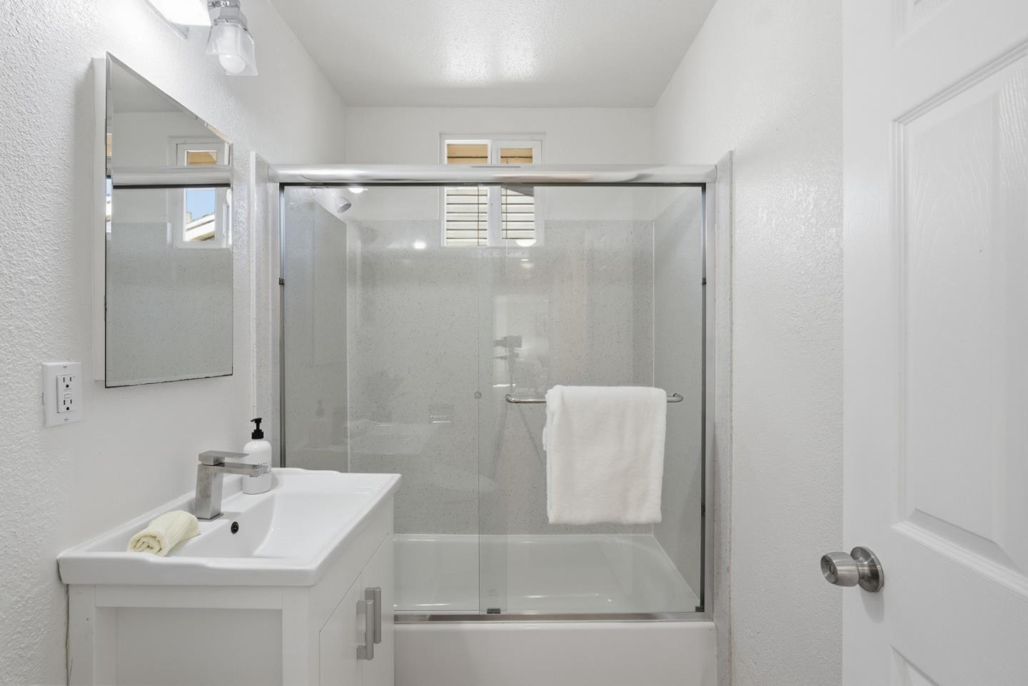 Detail Gallery Image 34 of 41 For 31266 Meadowbrook Ave, Hayward,  CA 94544 - 3 Beds | 2 Baths