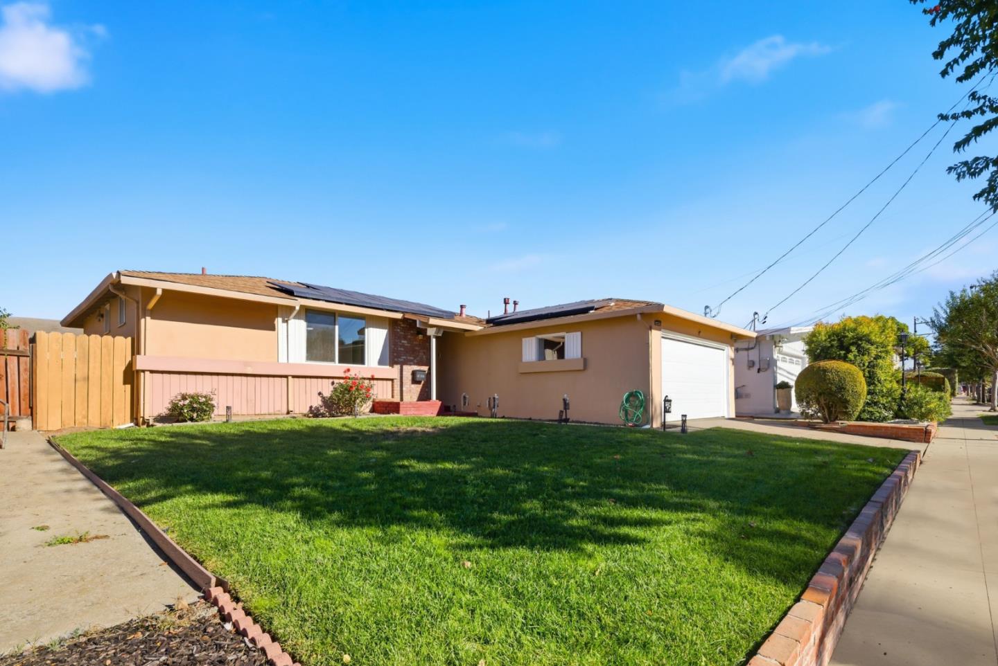 Detail Gallery Image 4 of 41 For 31266 Meadowbrook Ave, Hayward,  CA 94544 - 3 Beds | 2 Baths