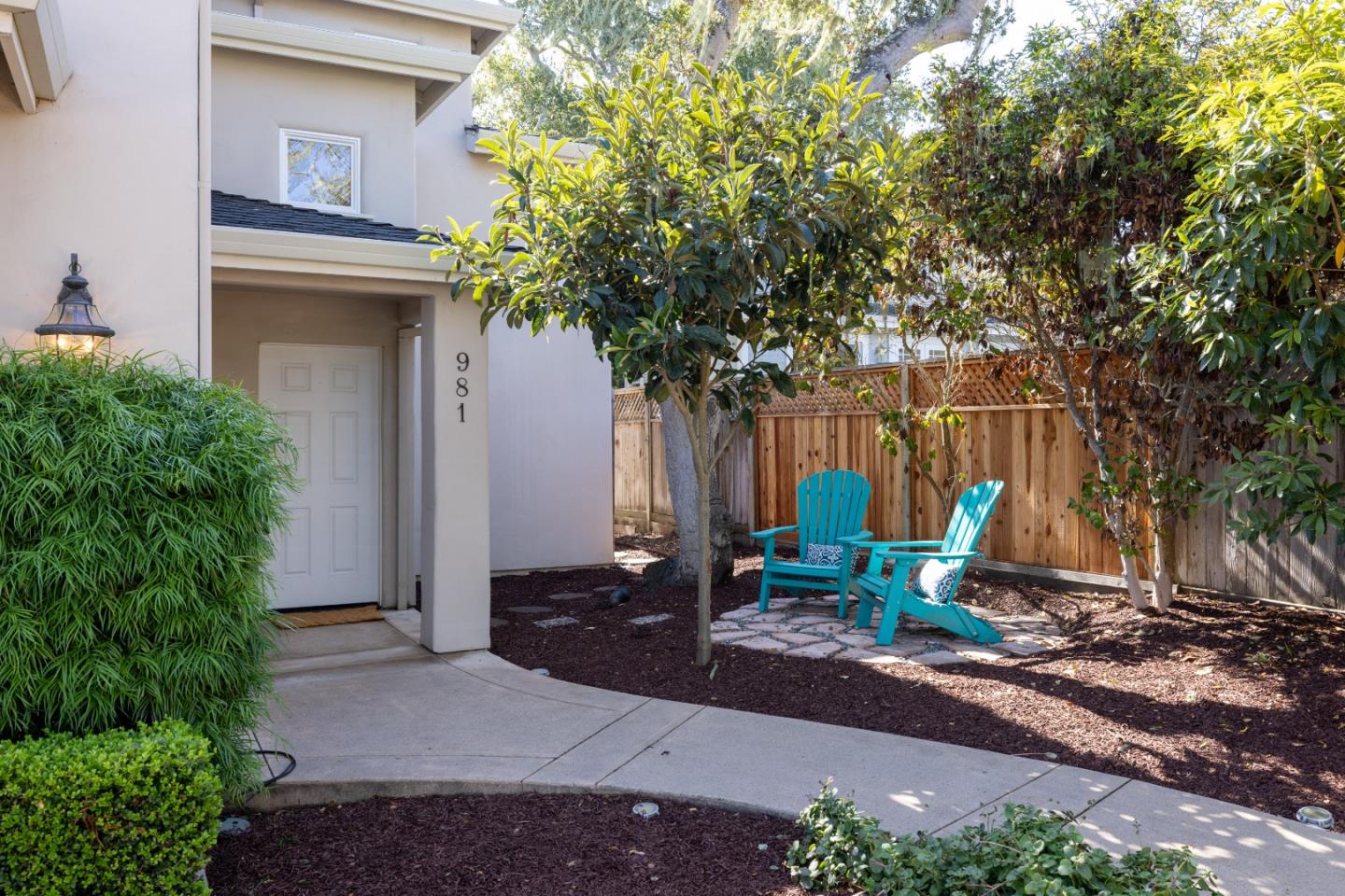 Detail Gallery Image 2 of 21 For 981 Harrison St, Monterey,  CA 93940 - 3 Beds | 2/1 Baths
