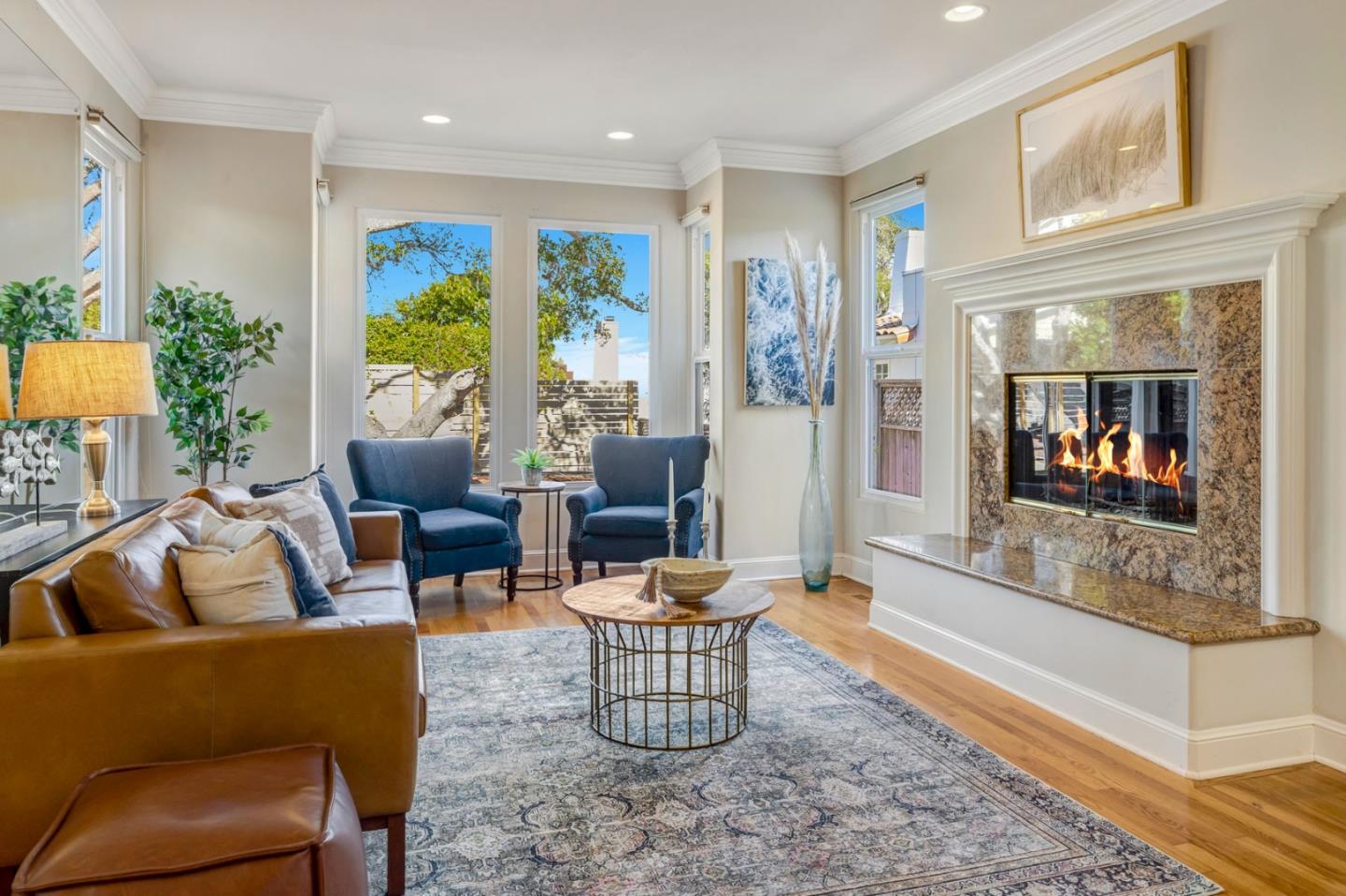 Detail Gallery Image 4 of 21 For 981 Harrison St, Monterey,  CA 93940 - 3 Beds | 2/1 Baths