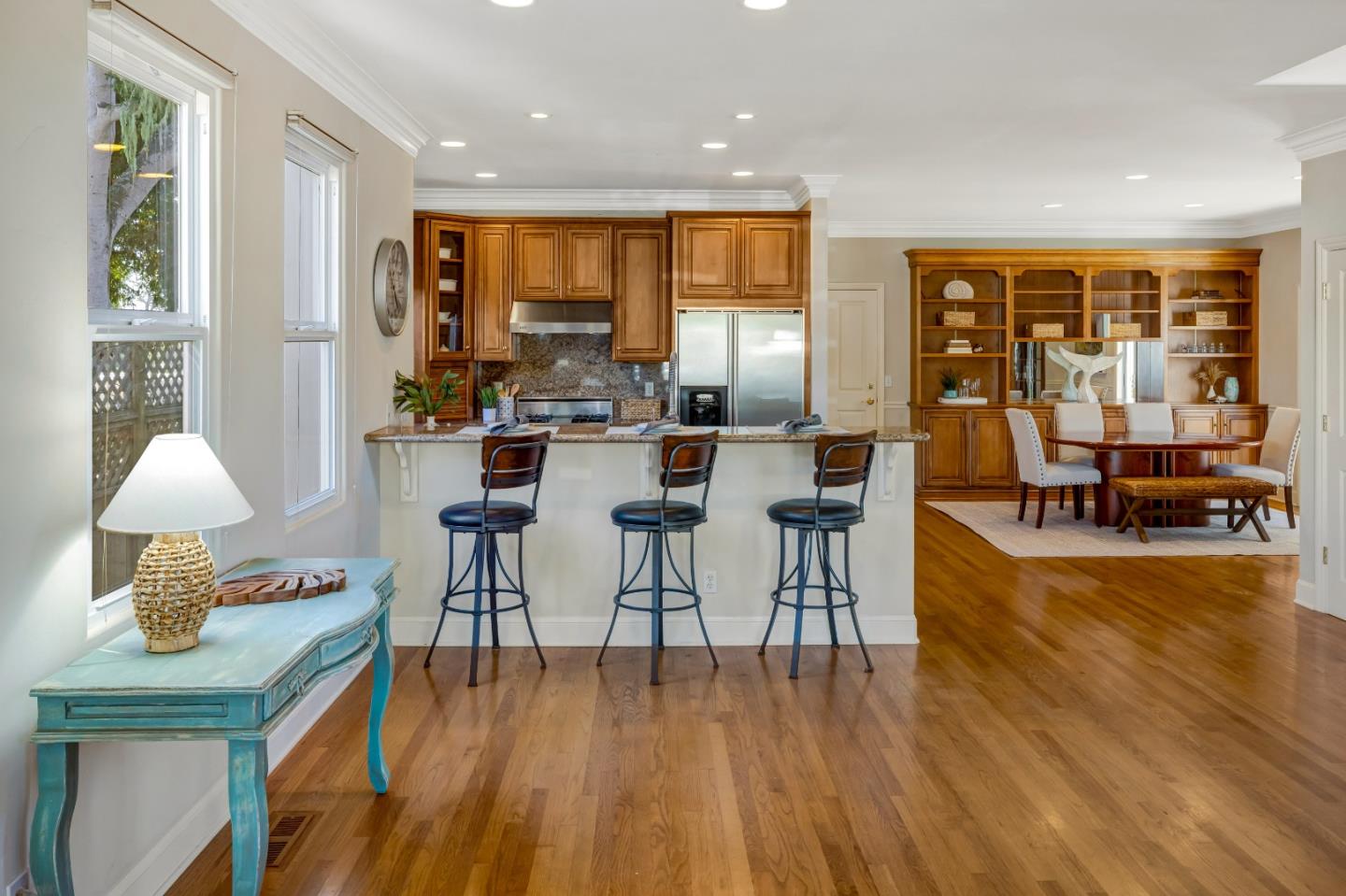 Detail Gallery Image 5 of 21 For 981 Harrison St, Monterey,  CA 93940 - 3 Beds | 2/1 Baths