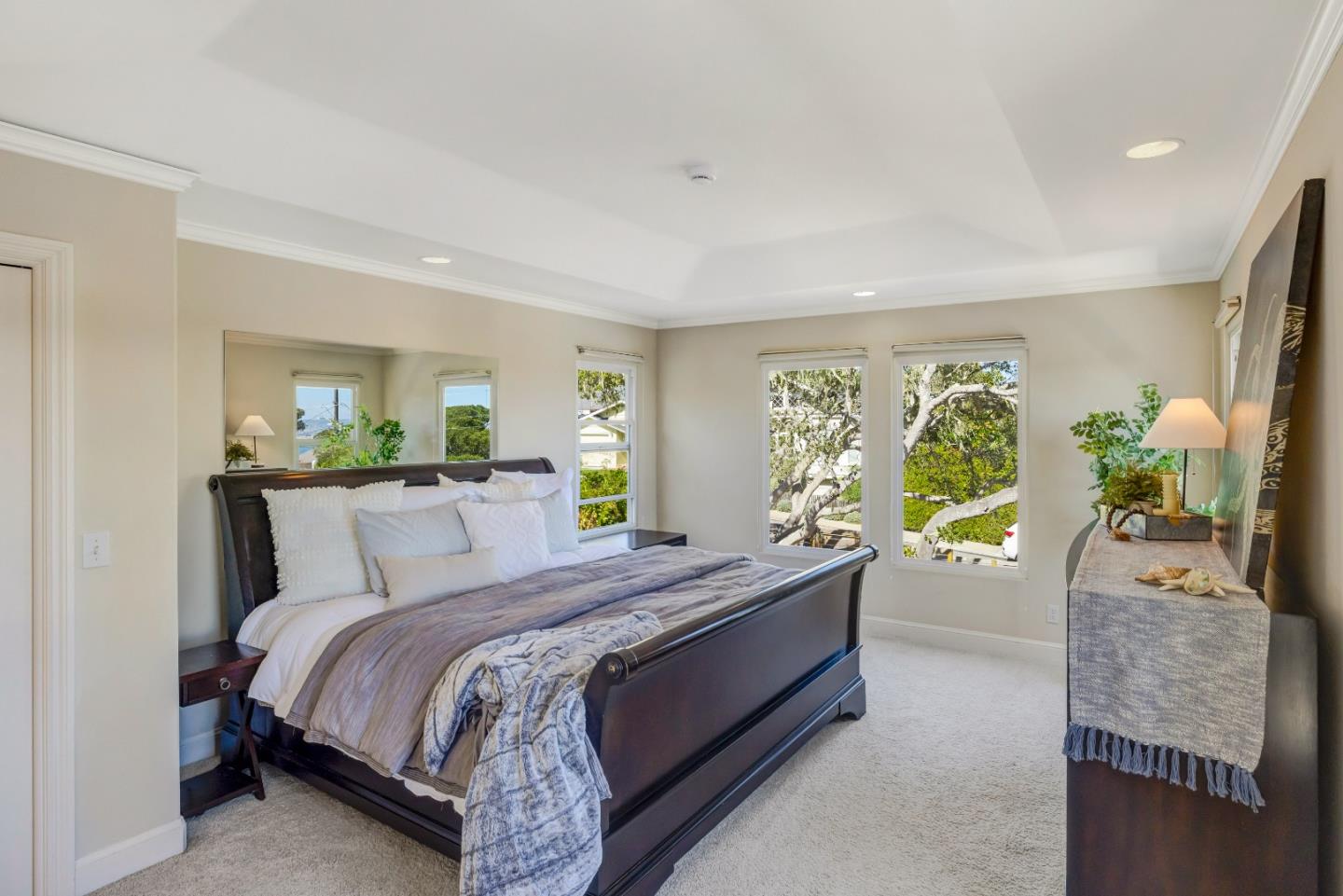 Detail Gallery Image 8 of 21 For 981 Harrison St, Monterey,  CA 93940 - 3 Beds | 2/1 Baths