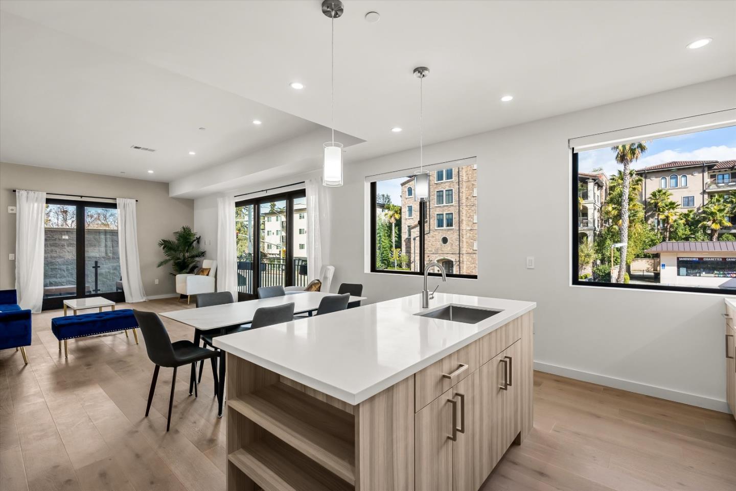 Detail Gallery Image 11 of 24 For 924 Woodside Rd, Redwood City,  CA 94061 - 3 Beds | 3 Baths