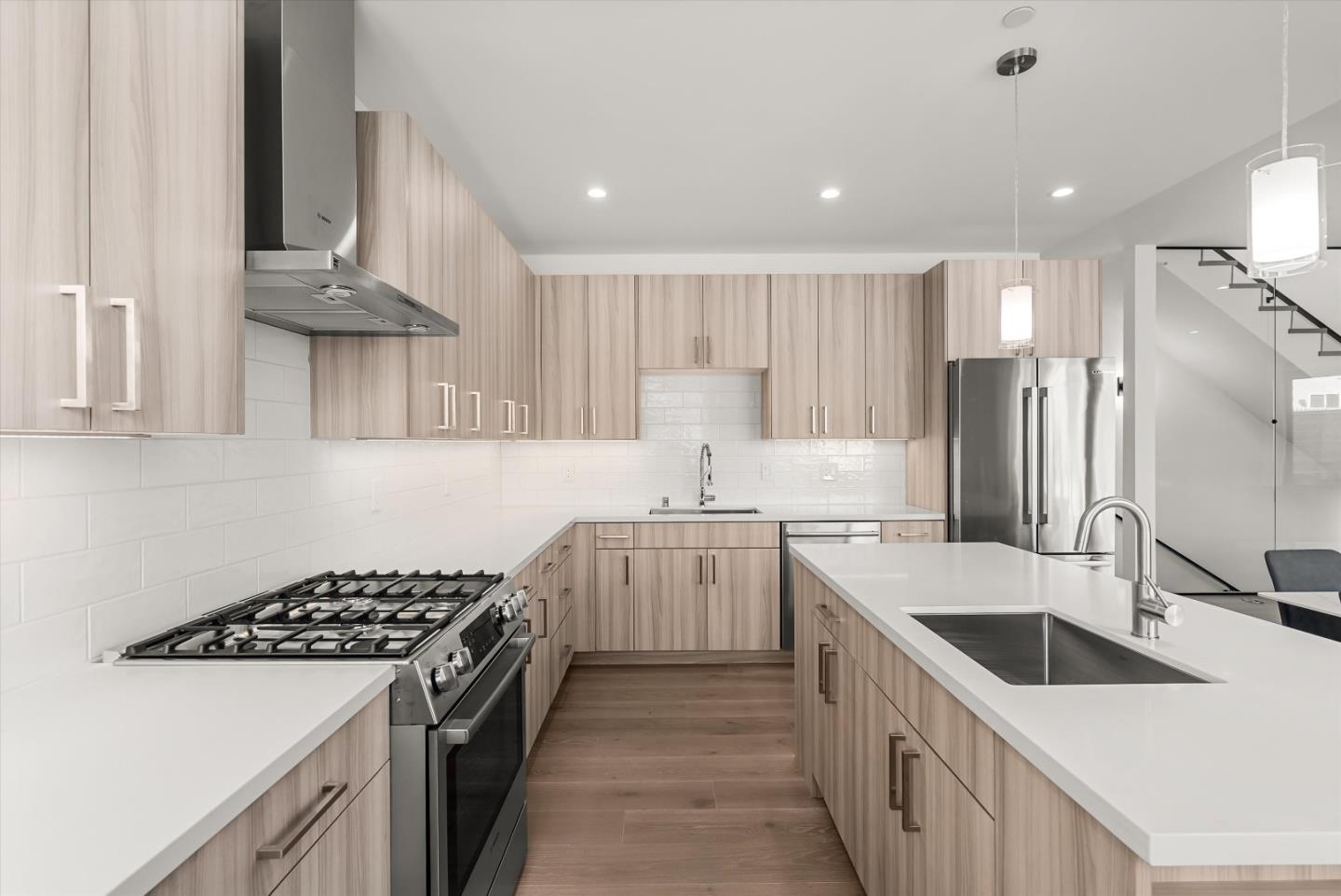 Detail Gallery Image 12 of 24 For 924 Woodside Rd, Redwood City,  CA 94061 - 3 Beds | 3 Baths