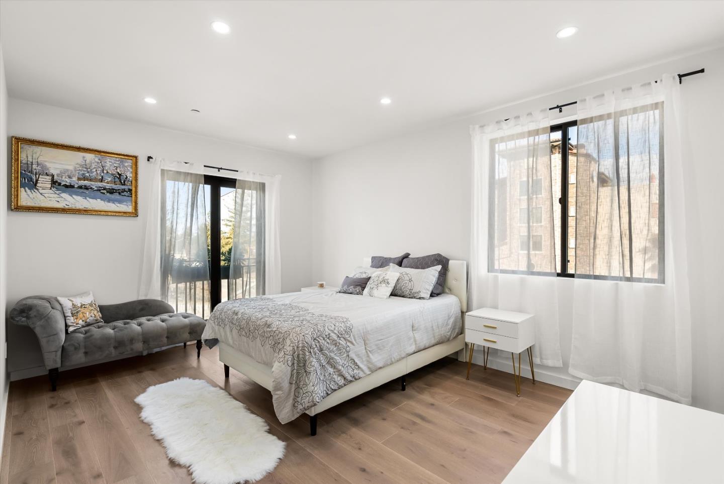 Detail Gallery Image 15 of 24 For 924 Woodside Rd, Redwood City,  CA 94061 - 3 Beds | 3 Baths