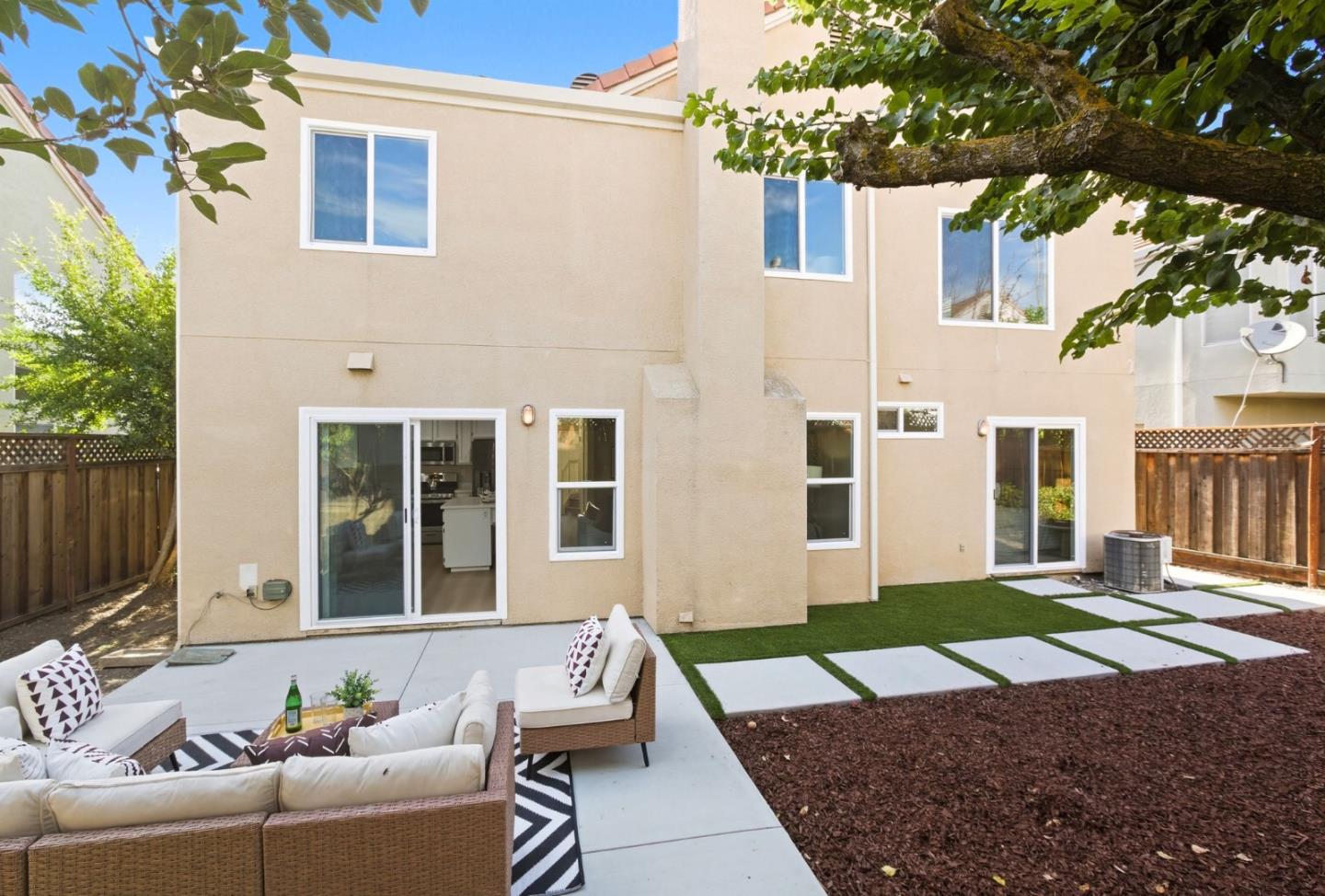 Detail Gallery Image 3 of 34 For 2666 Hesselbein Way, San Jose,  CA 95148 - 4 Beds | 3 Baths