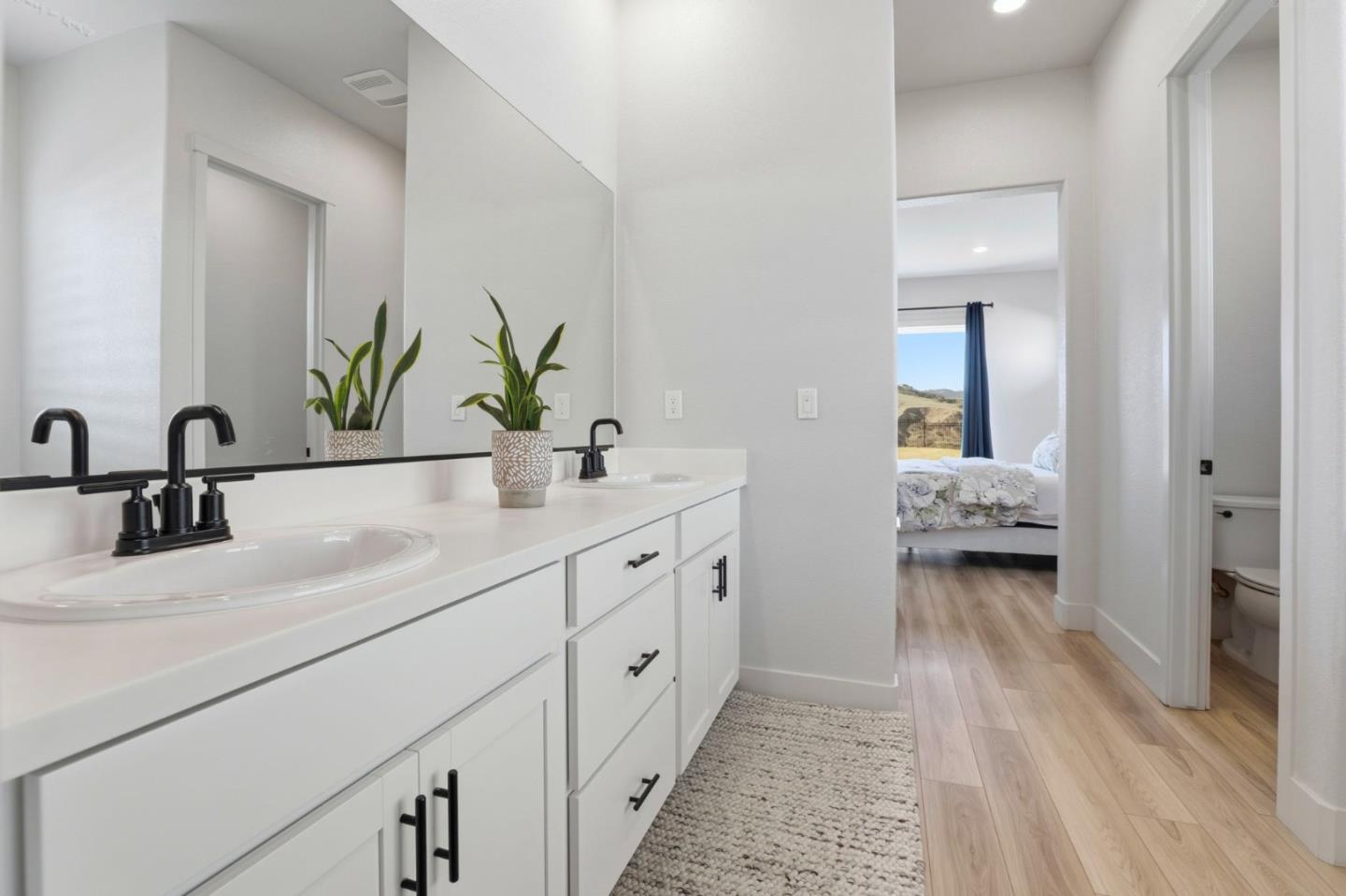 Detail Gallery Image 23 of 44 For 208 Luna Way, Hollister,  CA 95023 - 4 Beds | 3 Baths