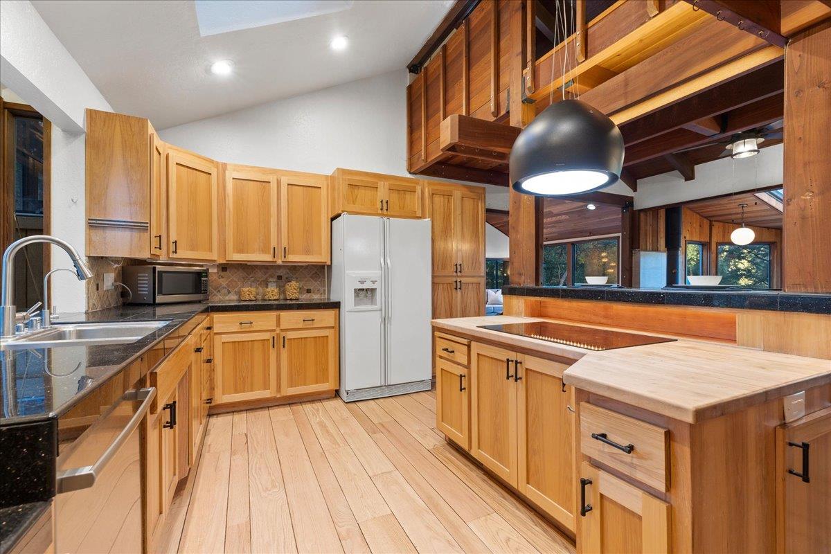 Detail Gallery Image 8 of 65 For 22163 Miller Ridge Rd, Los Gatos,  CA 95033 - 4 Beds | 2 Baths