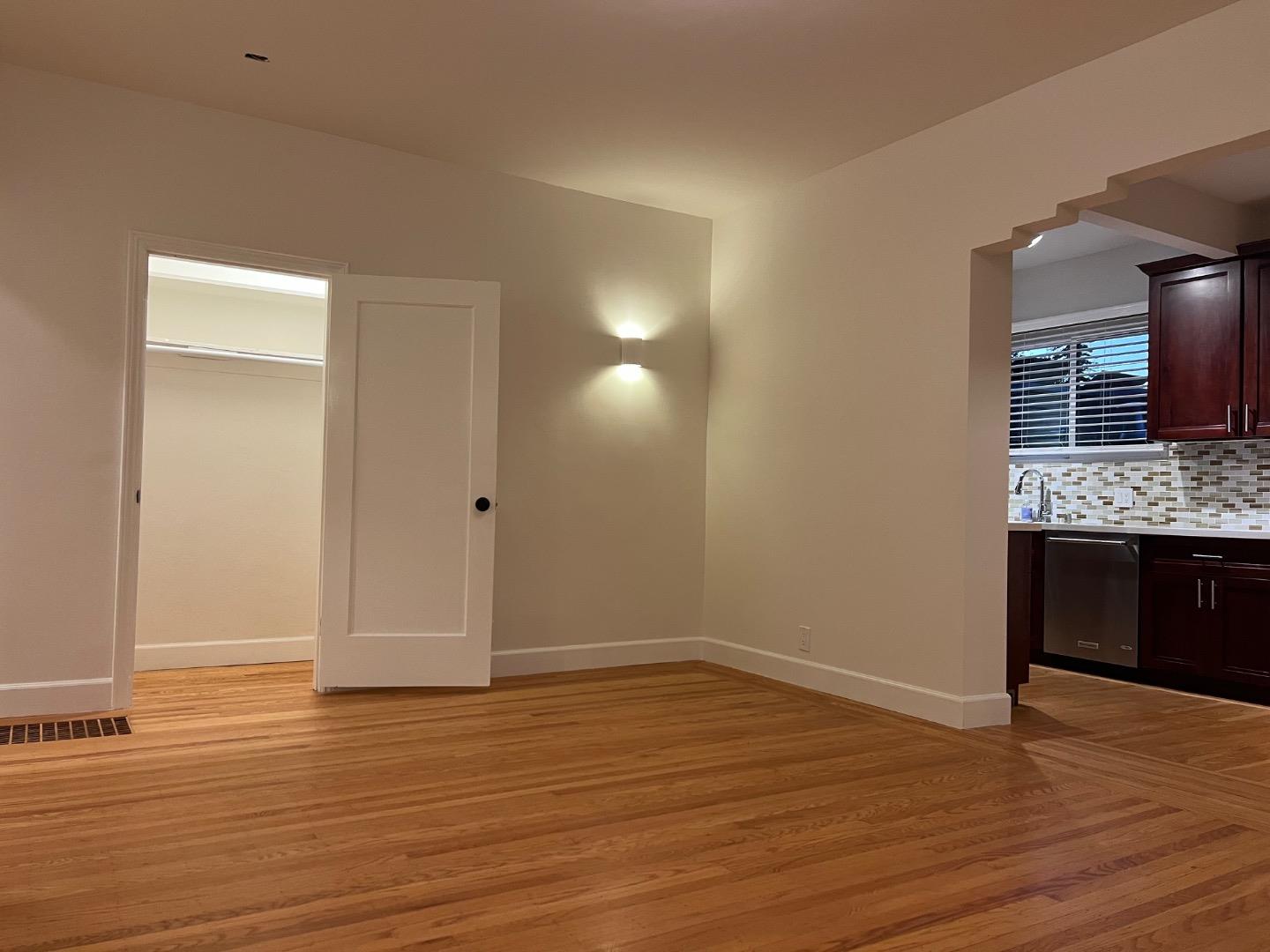 Detail Gallery Image 10 of 23 For 1217 Capuchino #1,  Burlingame,  CA 94010 - 1 Beds | 1 Baths