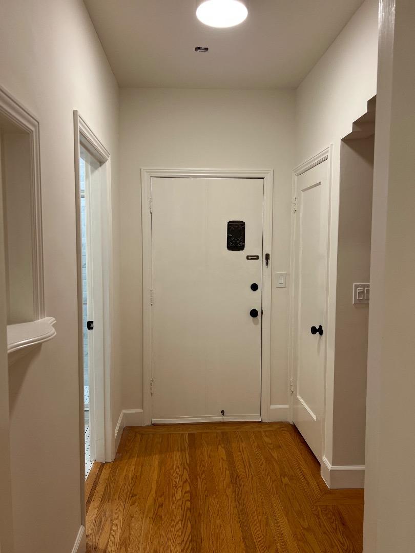 Detail Gallery Image 15 of 23 For 1217 Capuchino #1,  Burlingame,  CA 94010 - 1 Beds | 1 Baths