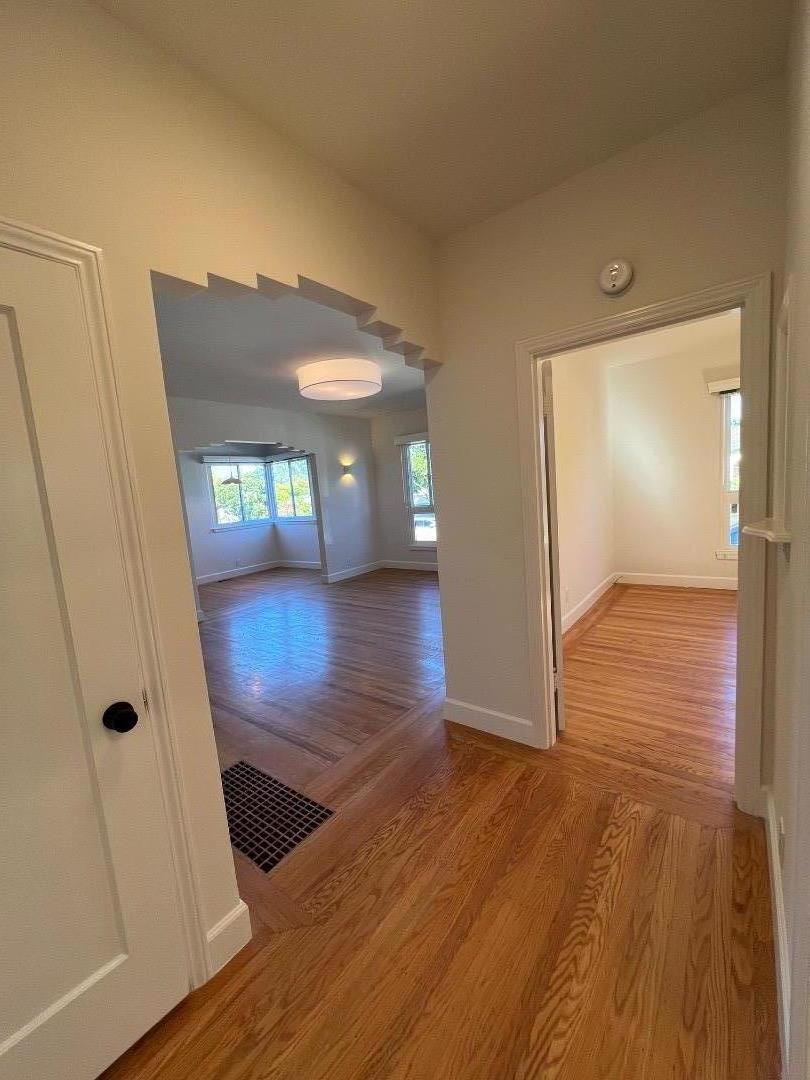 Detail Gallery Image 16 of 23 For 1217 Capuchino #1,  Burlingame,  CA 94010 - 1 Beds | 1 Baths