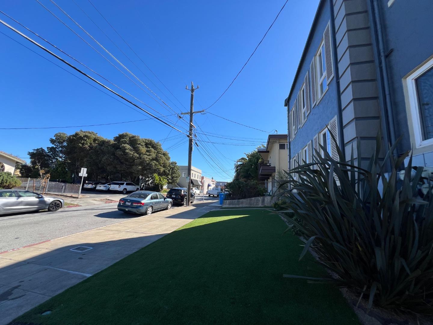 Detail Gallery Image 22 of 23 For 1217 Capuchino #1,  Burlingame,  CA 94010 - 1 Beds | 1 Baths