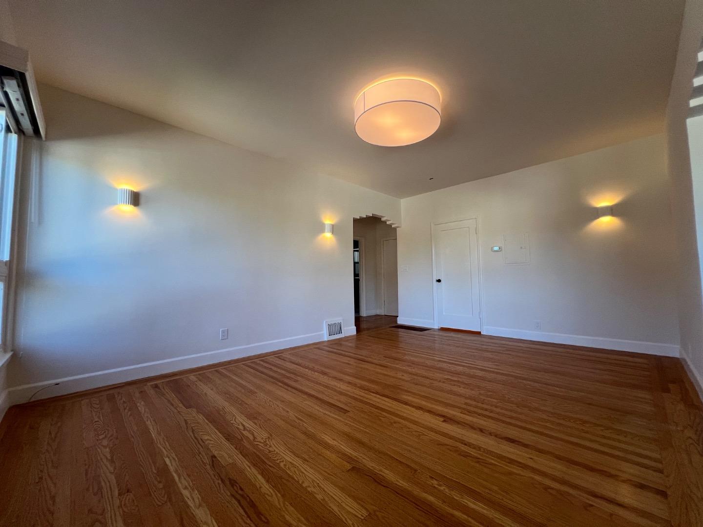 Detail Gallery Image 6 of 23 For 1217 Capuchino #1,  Burlingame,  CA 94010 - 1 Beds | 1 Baths